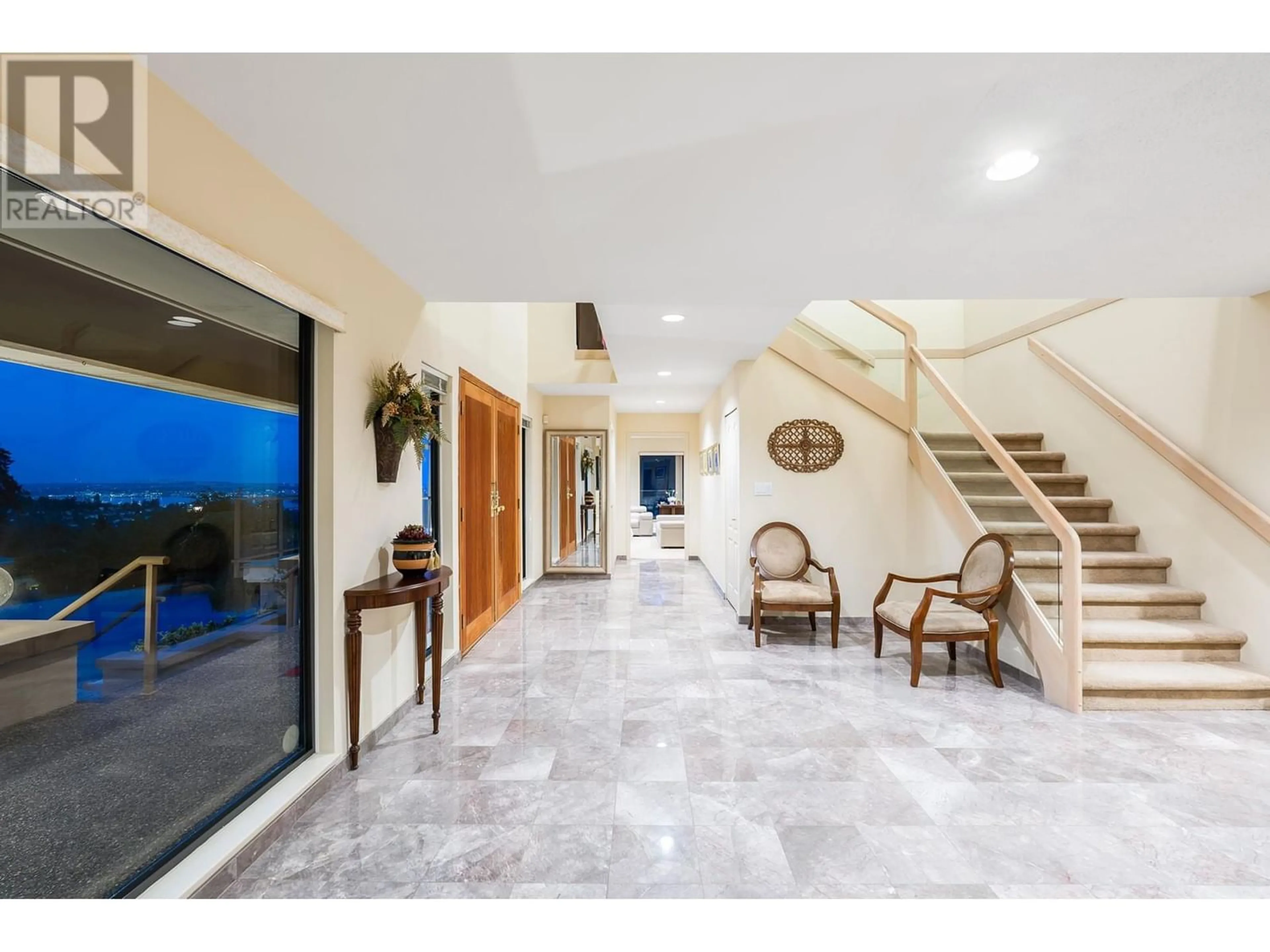 Indoor foyer for 1595 TYROL COURT, West Vancouver British Columbia V7S3G5