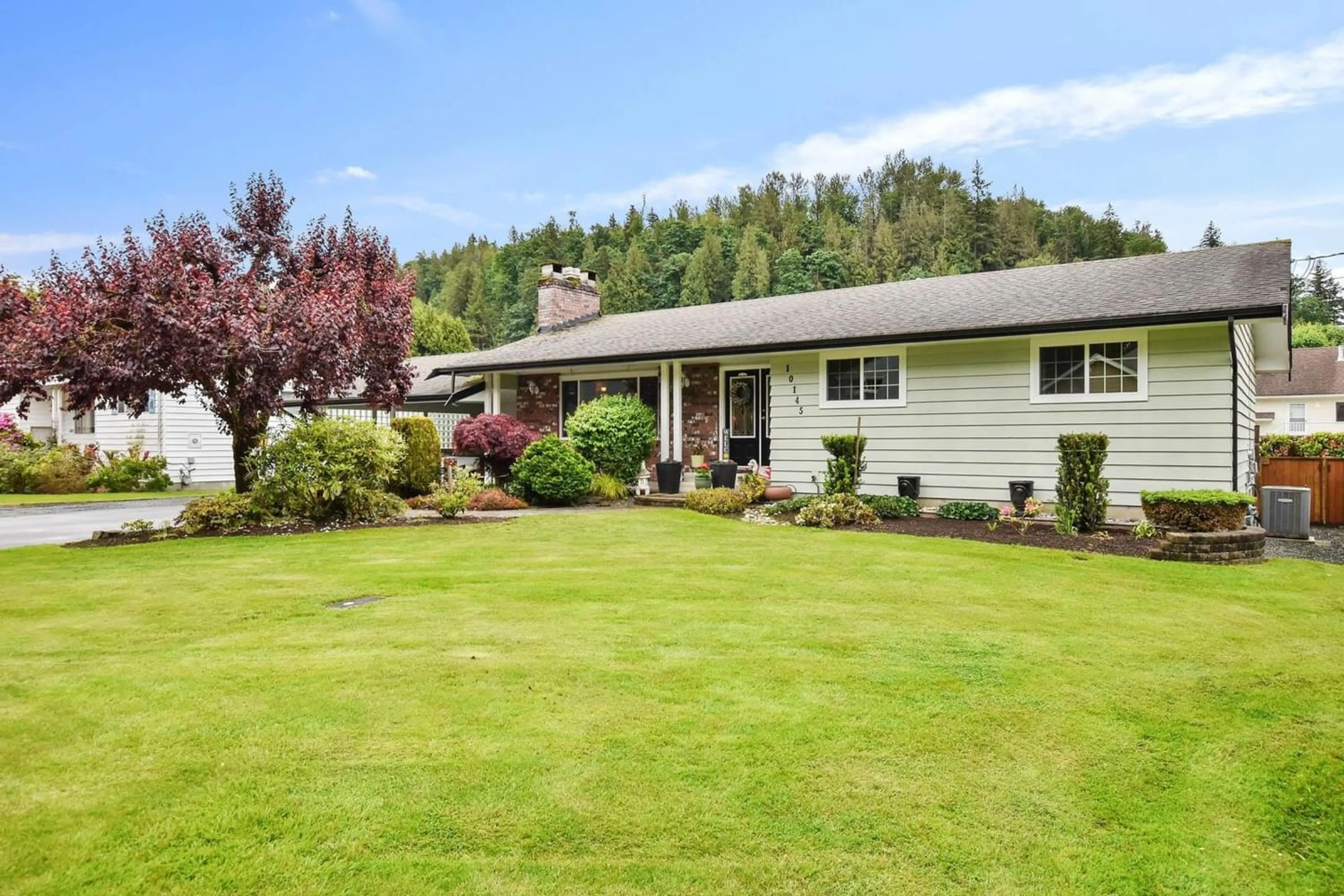 Frontside or backside of a home for 10145 BRENTWOOD DRIVE, Chilliwack British Columbia V2P6G5