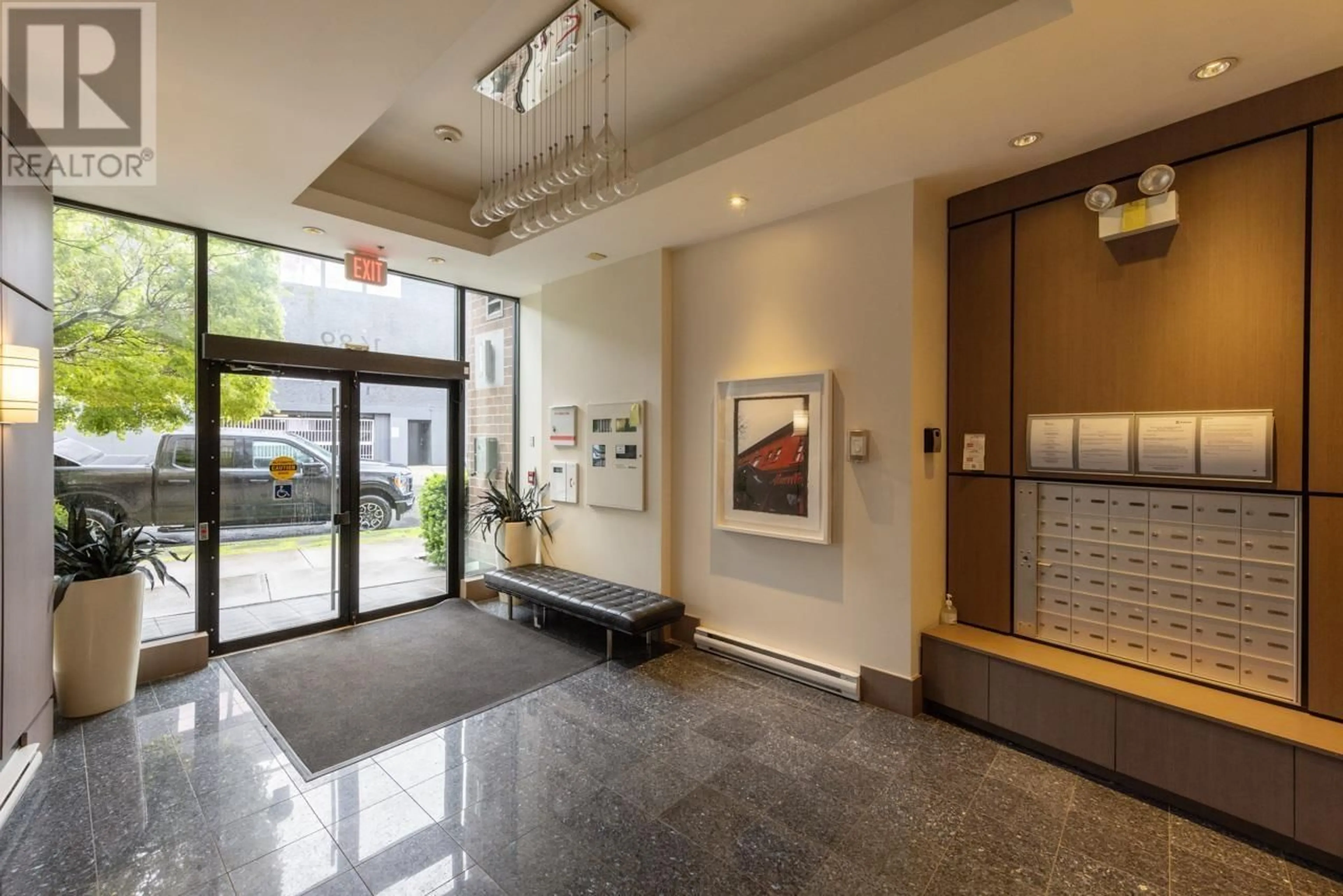 Indoor lobby for PH5 1689 E 13TH AVENUE, Vancouver British Columbia V5N0A5