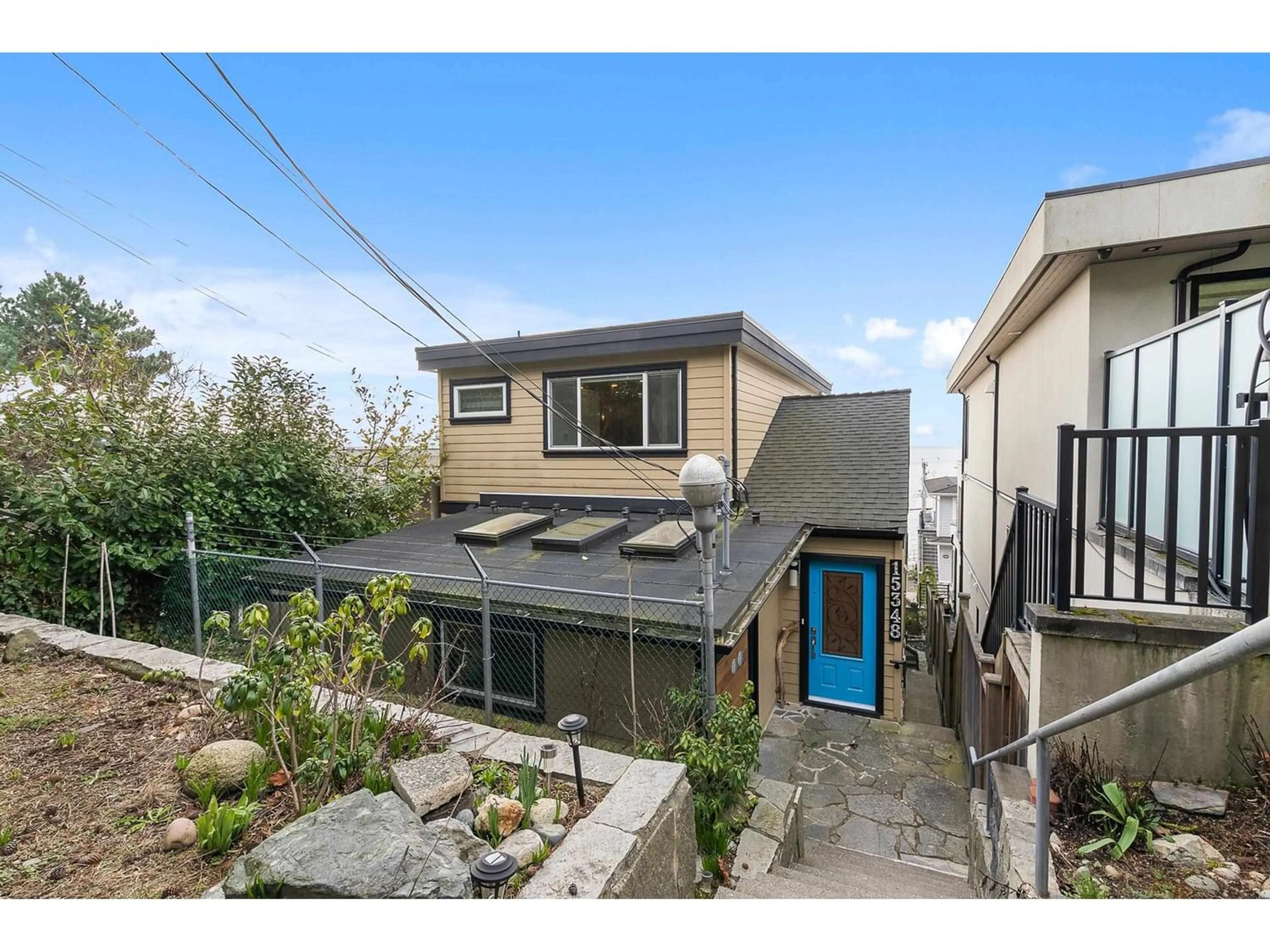 Frontside or backside of a home for 15348 VICTORIA AVENUE, White Rock British Columbia V4B1H2