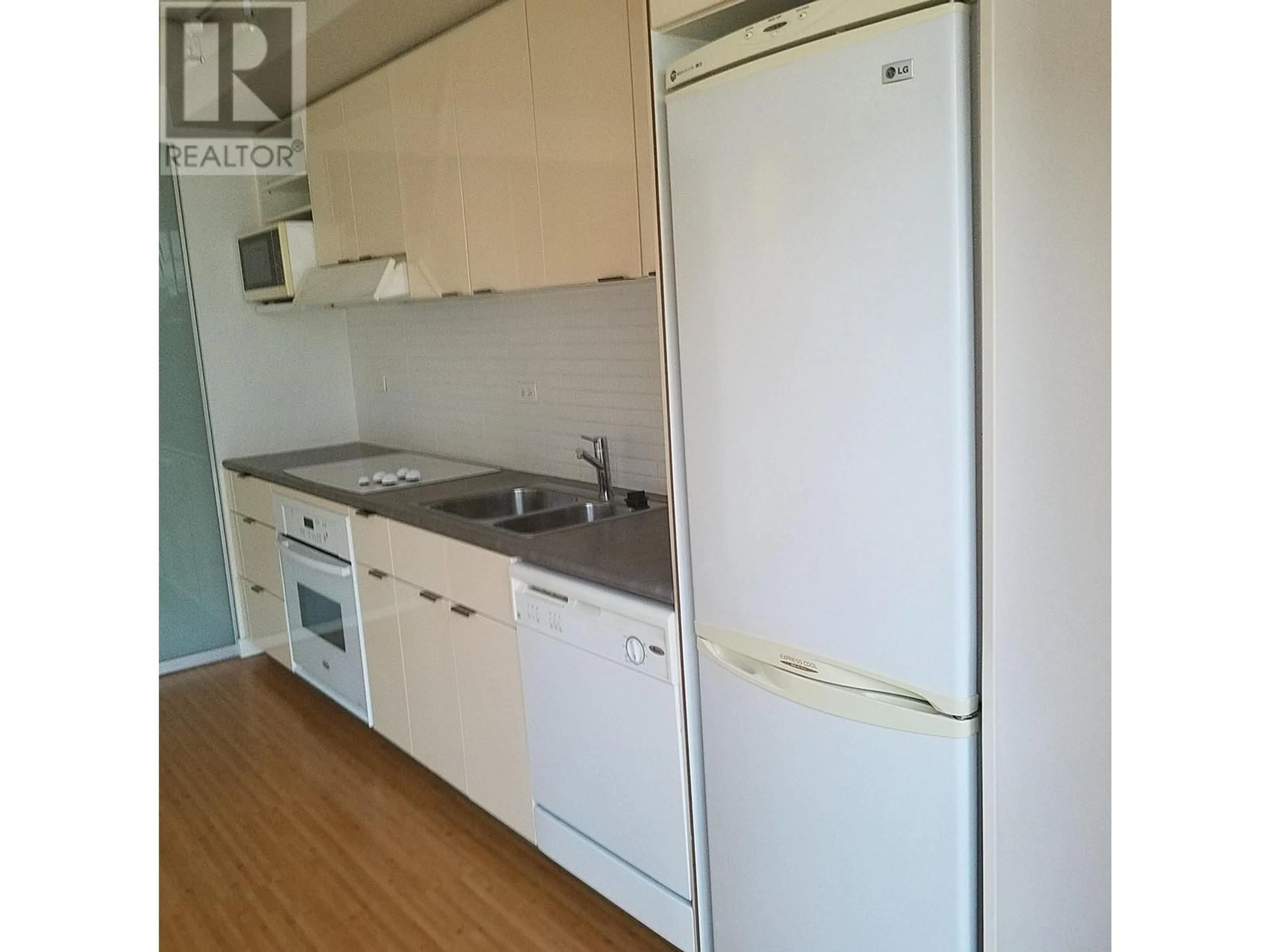 Standard kitchen, unknown floor for 816 168 POWELL STREET, Vancouver British Columbia V6A0B2