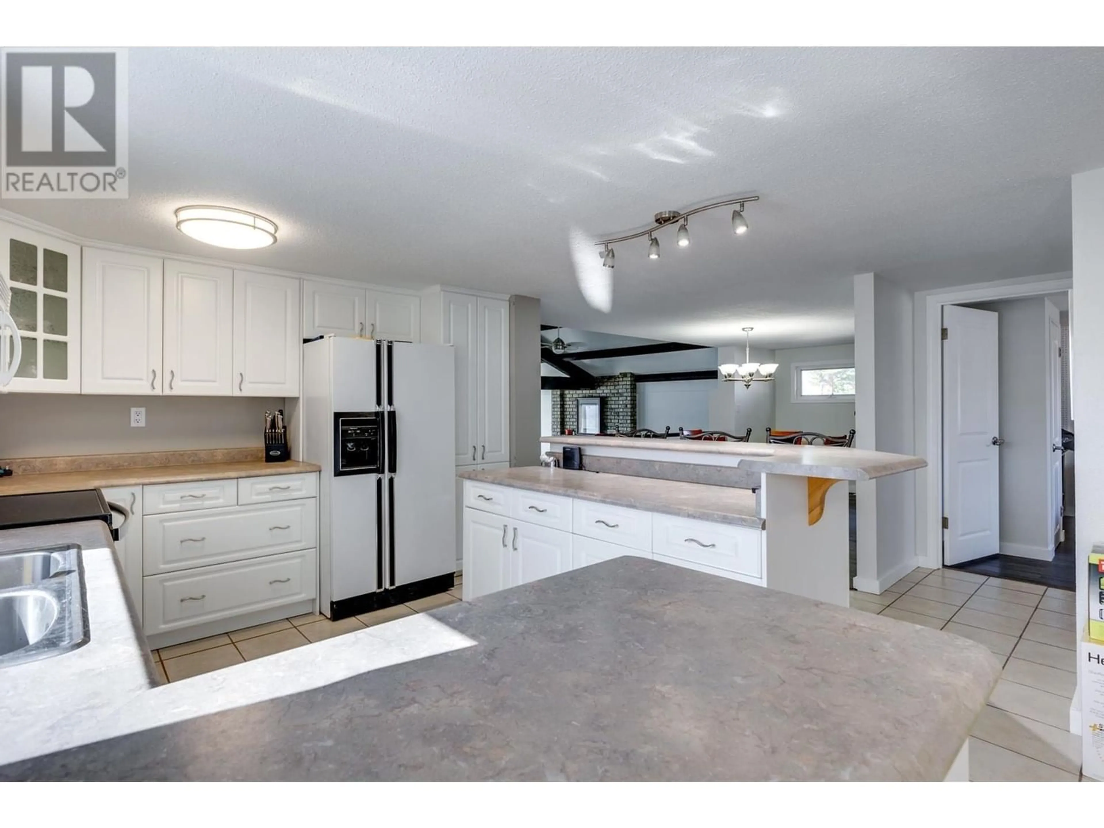 Contemporary kitchen for 15 54115 GUEST ROAD, Vanderhoof British Columbia V0J3A3