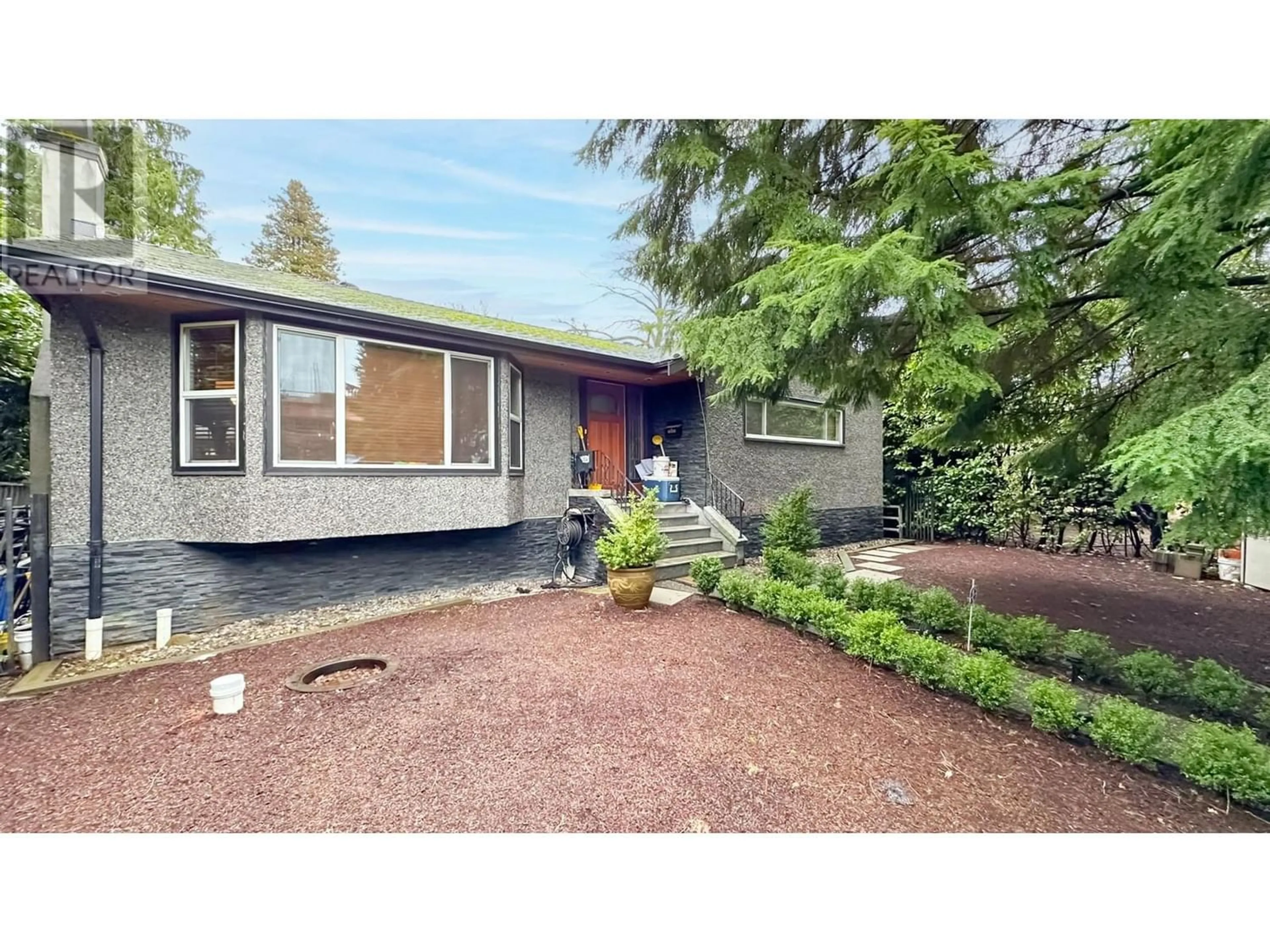 Frontside or backside of a home for 3584 EAST BOULEVARD, Vancouver British Columbia V6J4A9