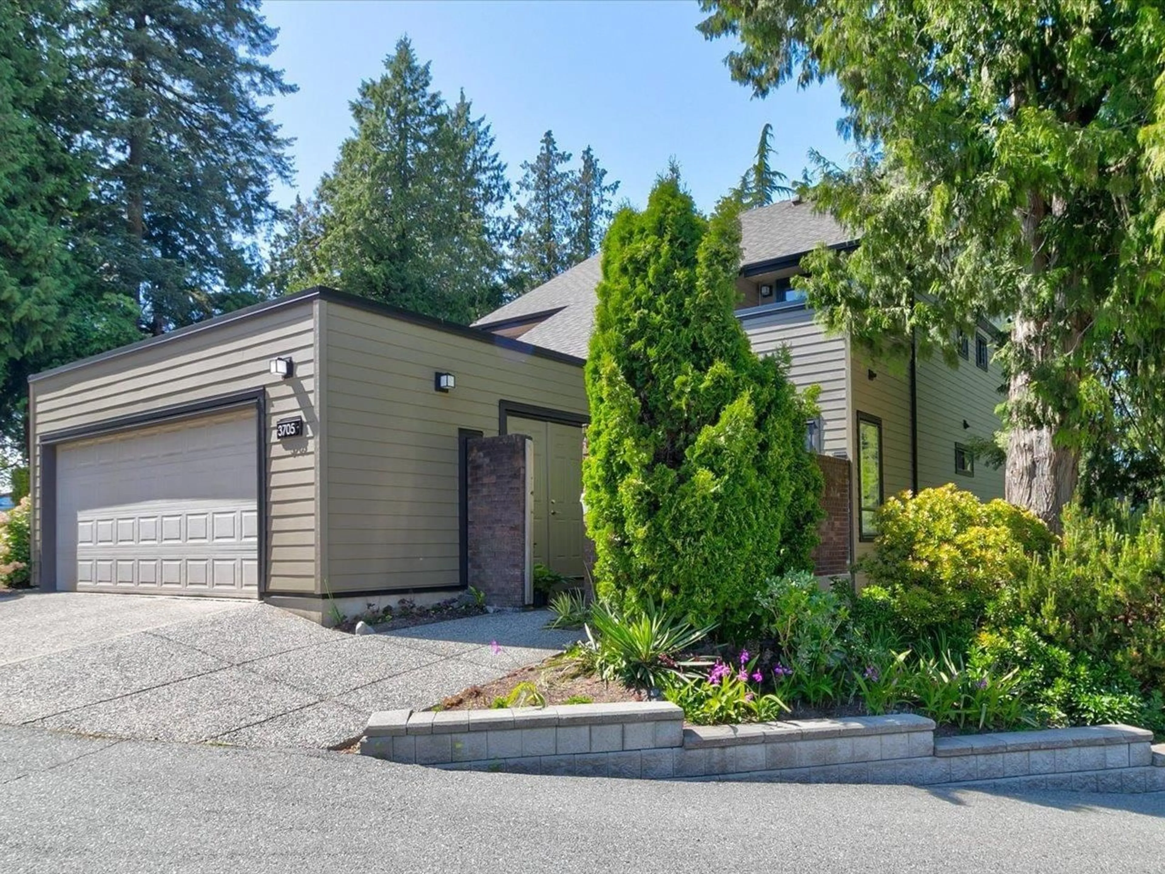 Frontside or backside of a home for 3705 NICO WYND DRIVE, Surrey British Columbia V4P1J1