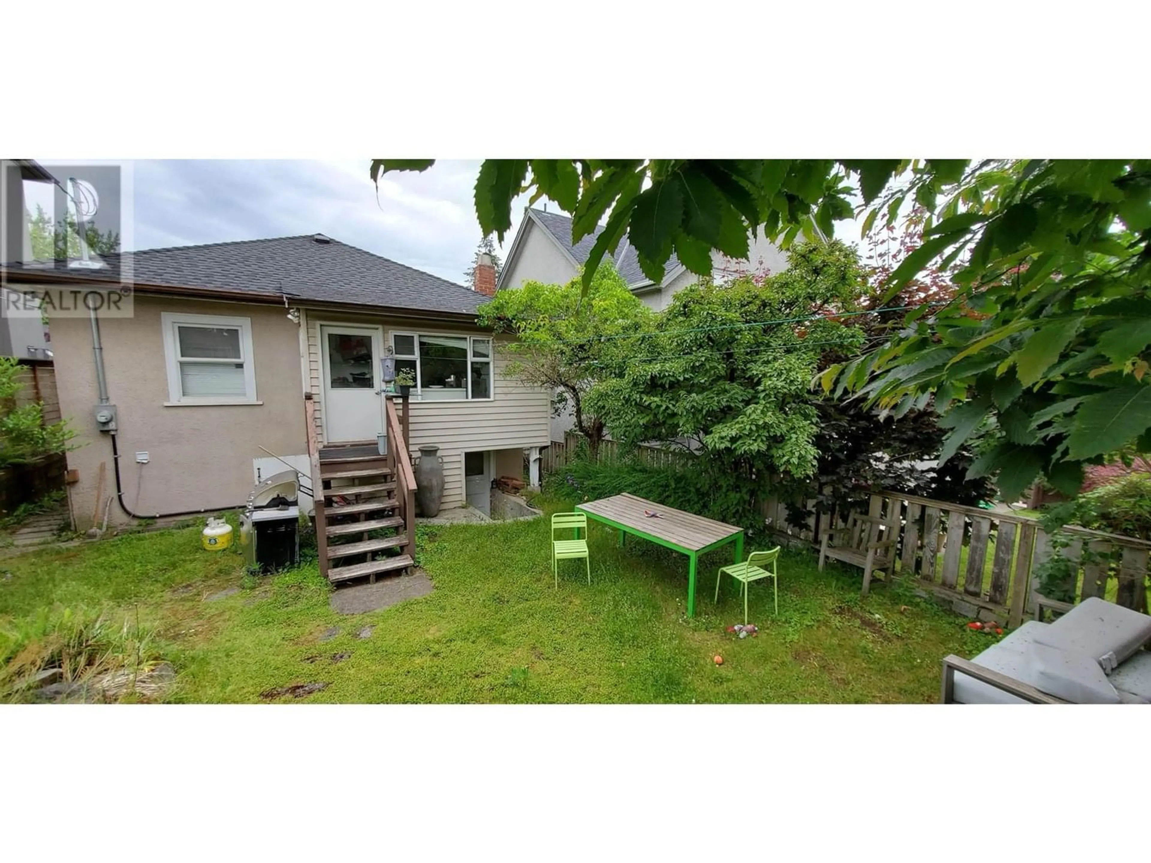 Patio, street for 2814 W 32ND AVENUE, Vancouver British Columbia V6L2B6