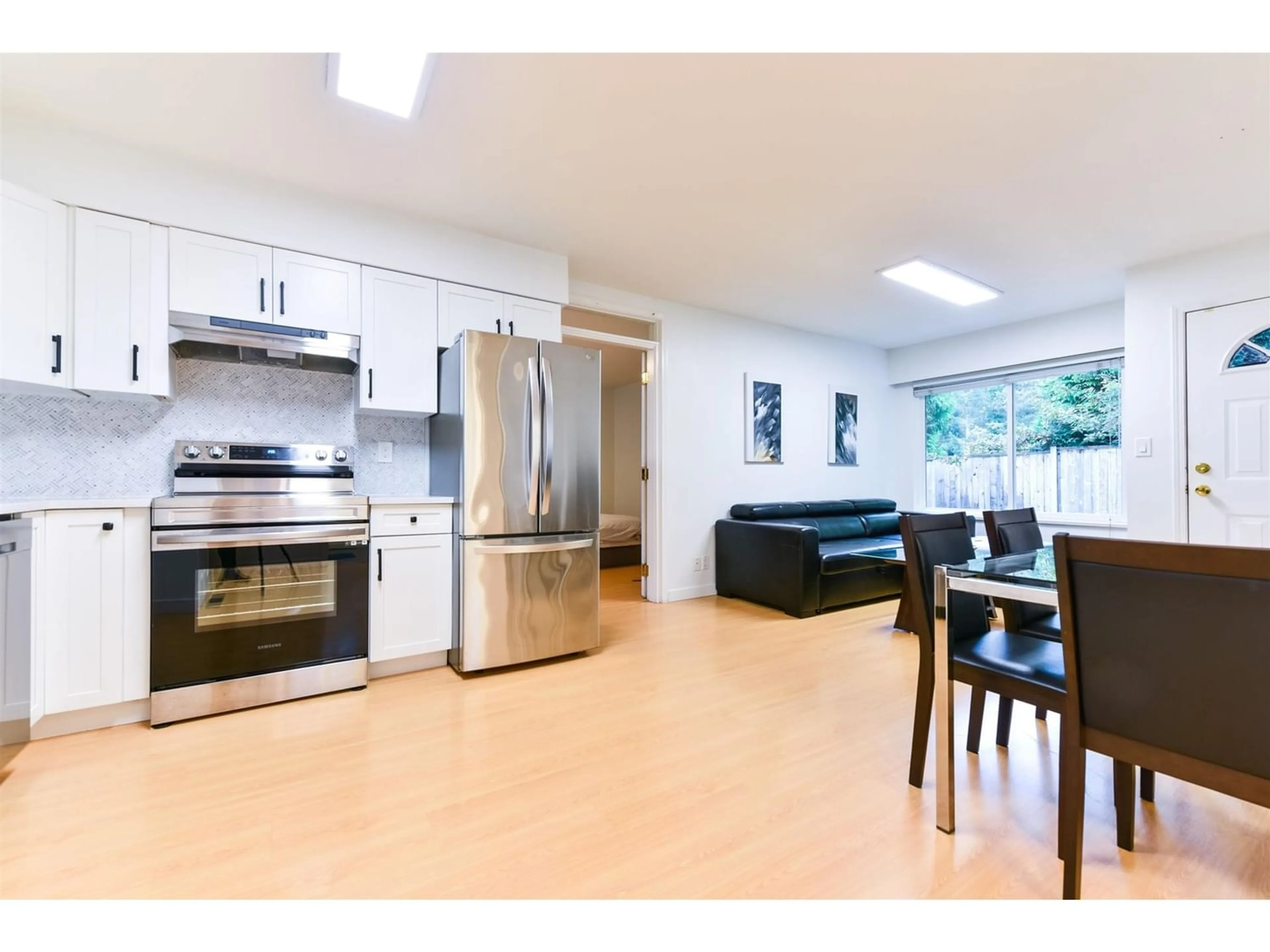 Kitchen for 1957 158A STREET, Surrey British Columbia V4A8G9