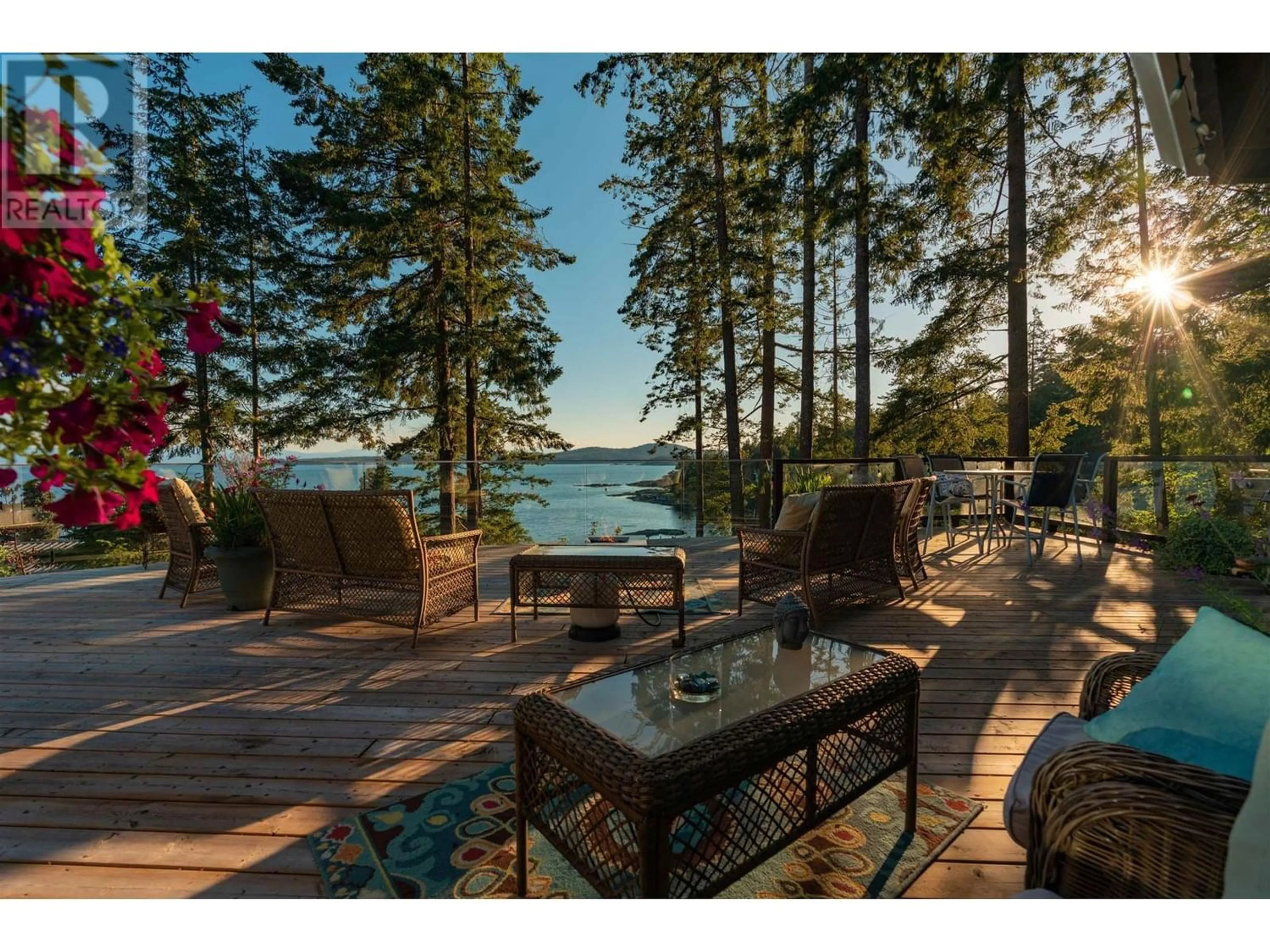 Patio for 9127 REDROOFFS ROAD, Halfmoon Bay British Columbia V0N1Y0