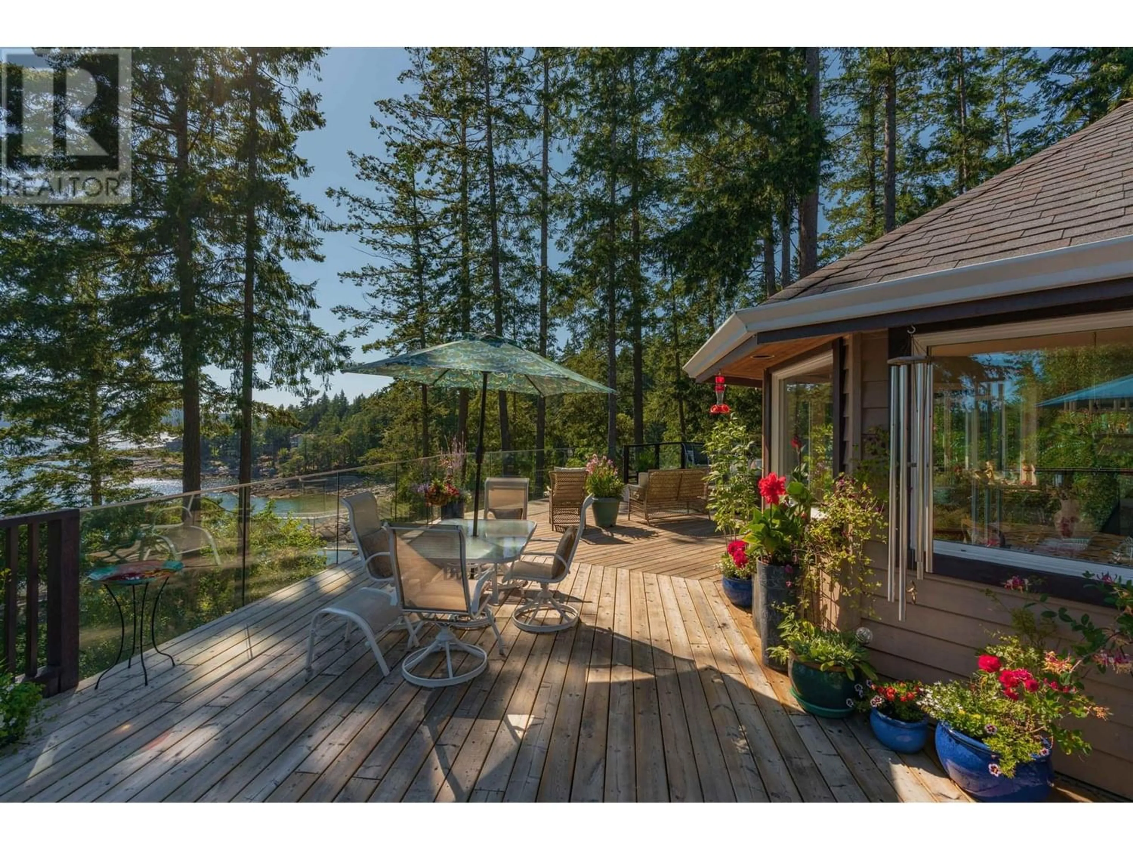 Patio for 9127 REDROOFFS ROAD, Halfmoon Bay British Columbia V0N1Y0