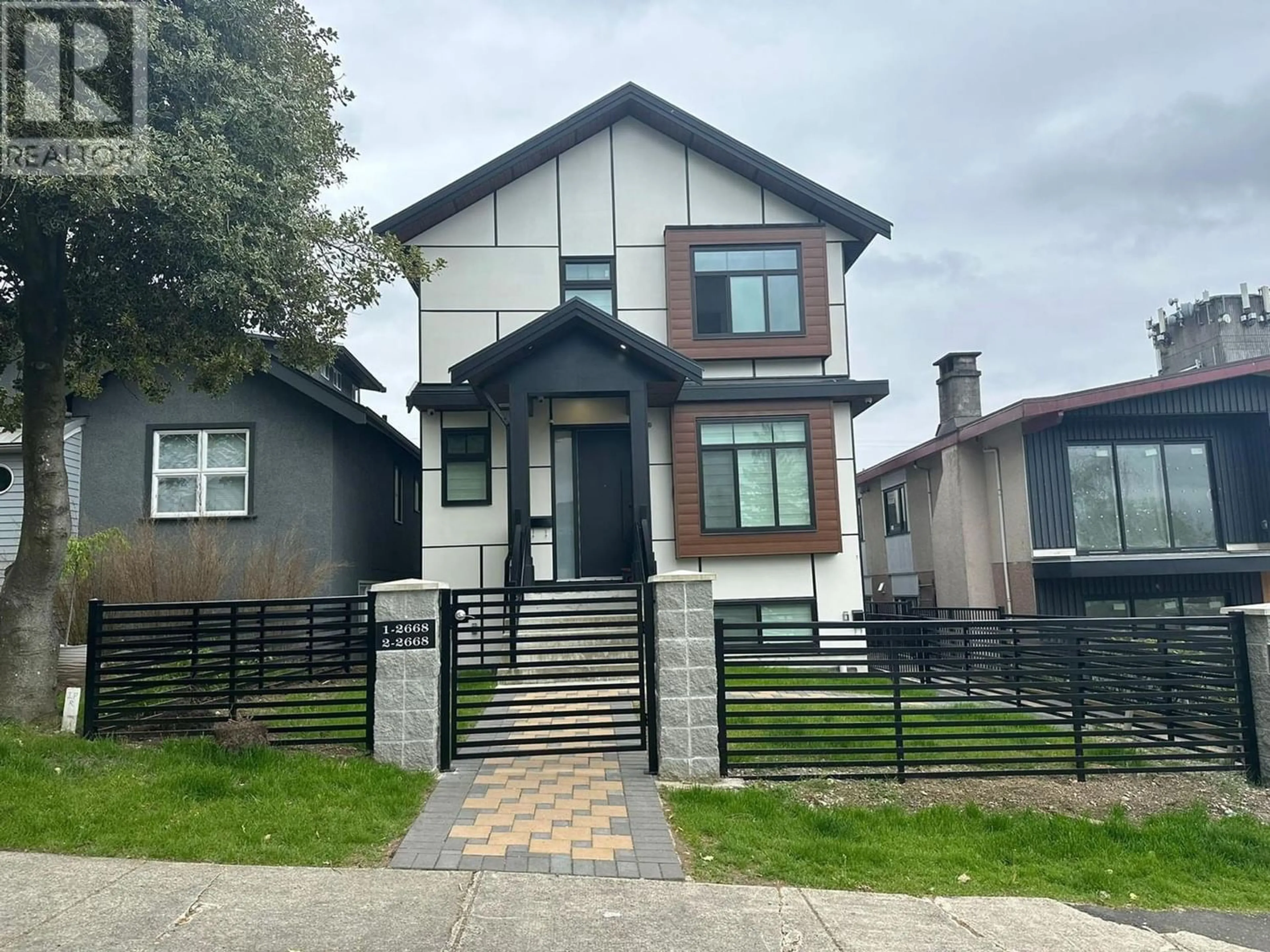 Frontside or backside of a home for 2666 E 8TH AVENUE, Vancouver British Columbia V5M1W5