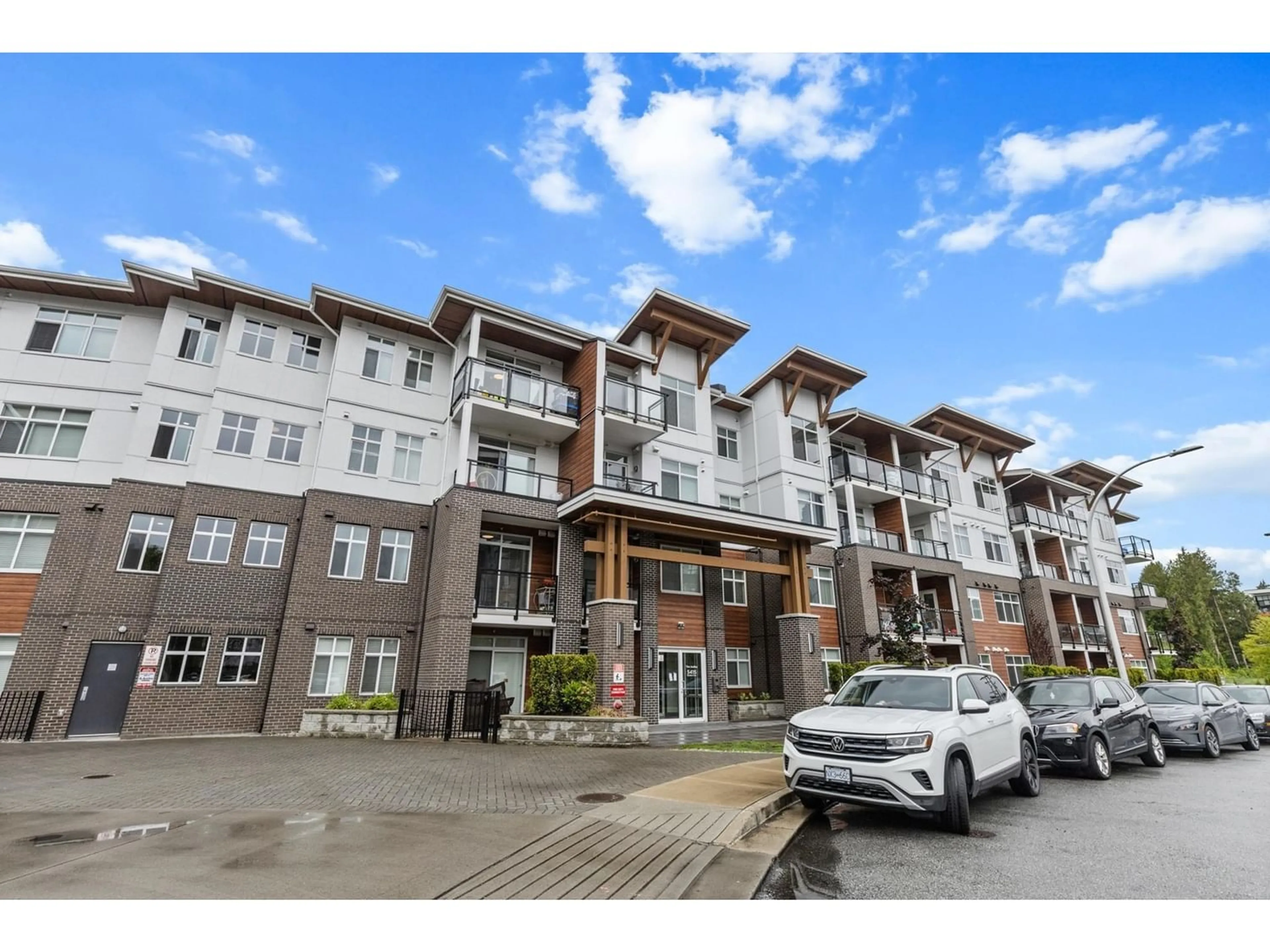 A pic from exterior of the house or condo for 128 5415 BRYDON CRESCENT, Langley British Columbia V3A0N4