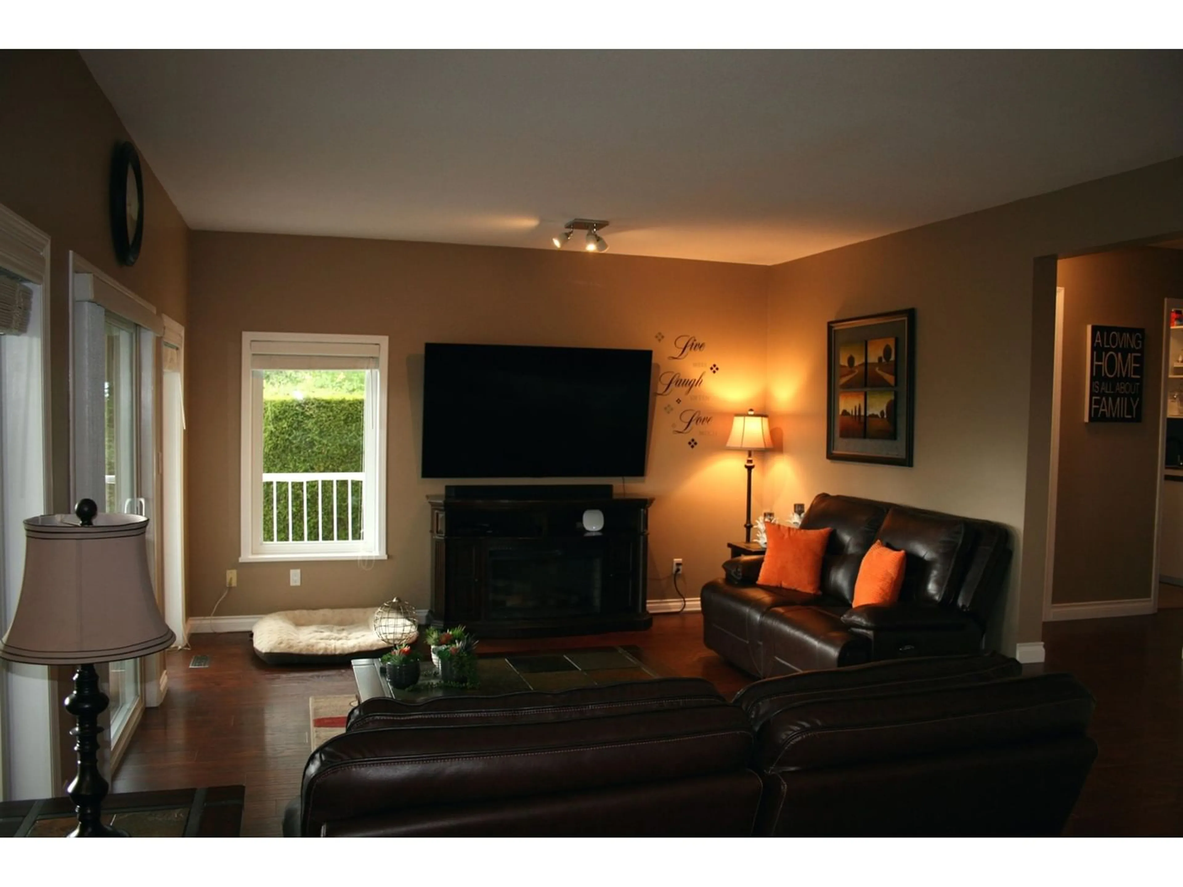 Living room for 36017 SUNDEW PLACE, Abbotsford British Columbia V3G1E9