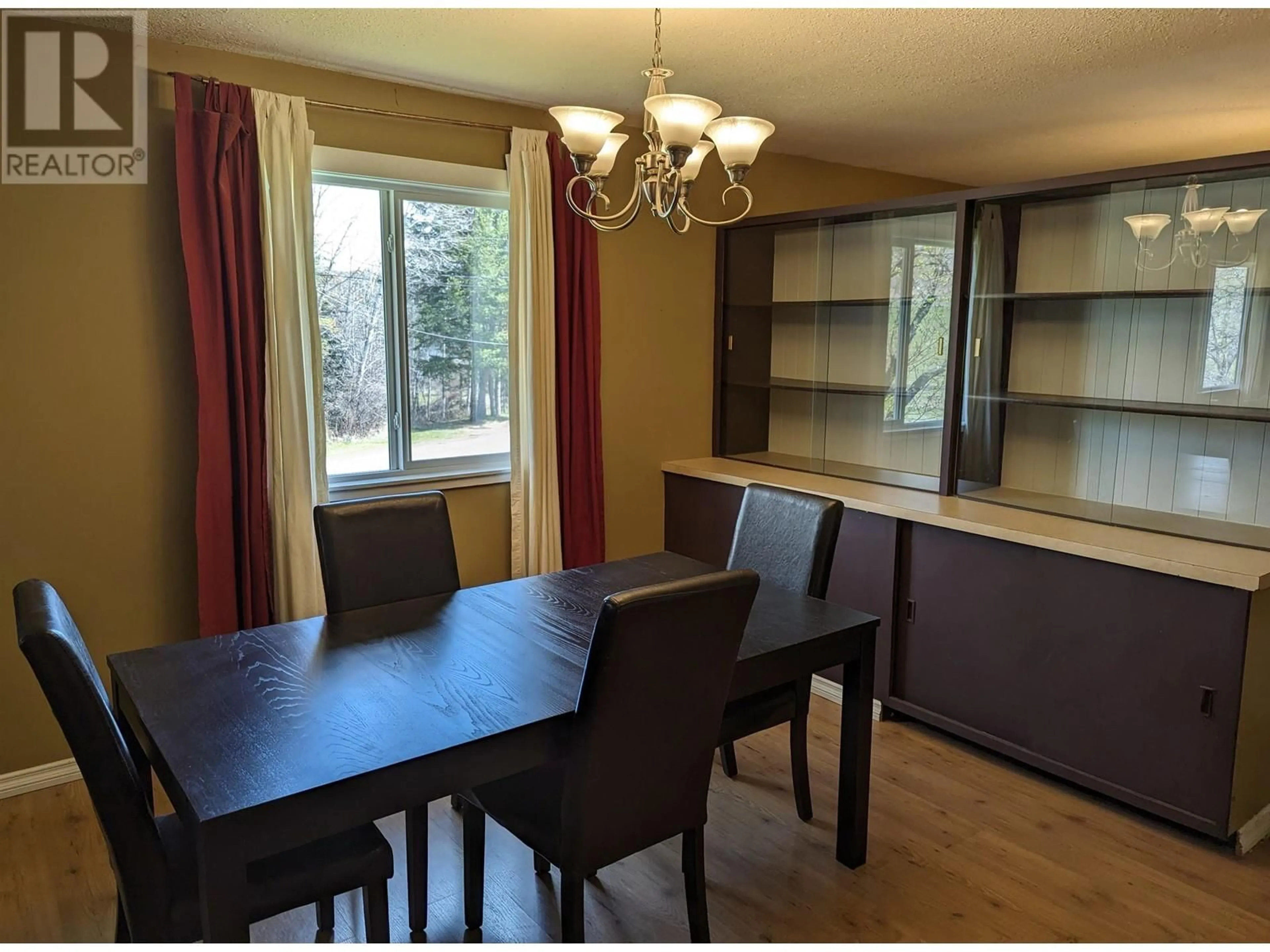 Open concept kitchen, unknown for 4714 PARKER COURT, 108 Mile Ranch British Columbia V0K2Z0