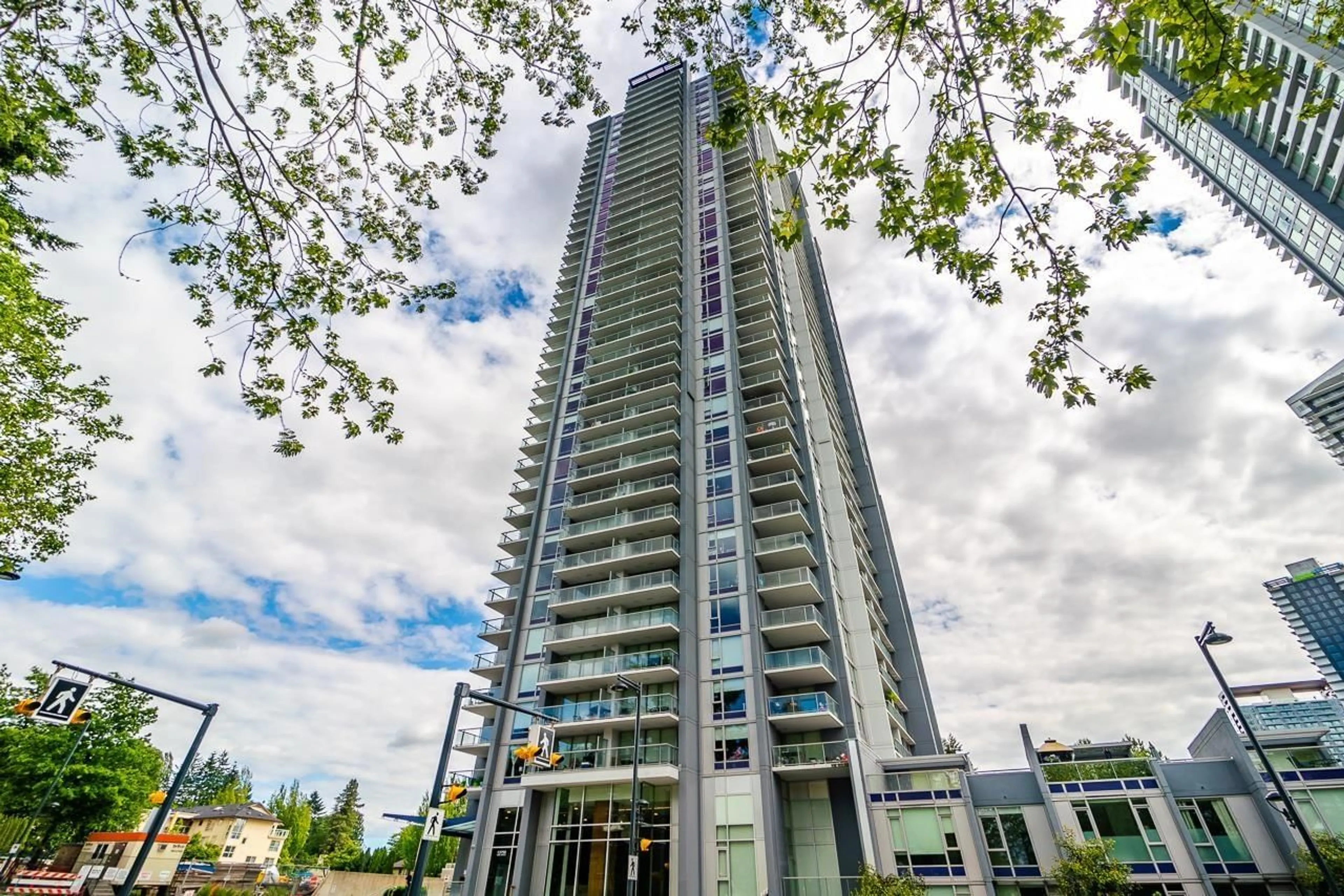 A pic from exterior of the house or condo for 1915 13750 100 AVENUE, Surrey British Columbia V3T0L3