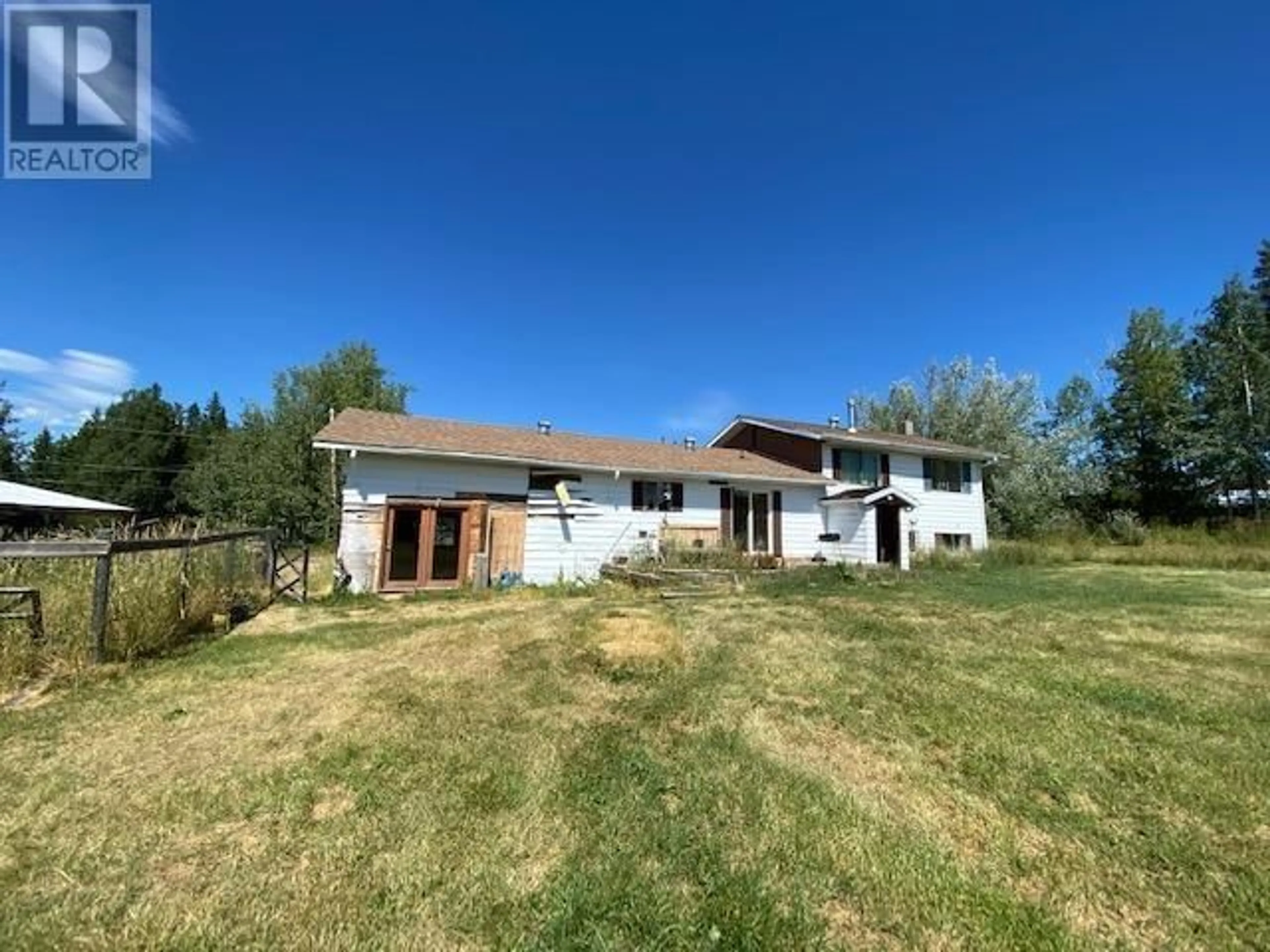 A pic from outside/outdoor area/front of a property/back of a property/a pic from drone, unknown for 1032 FALCON ROAD, Quesnel British Columbia V2J6V6