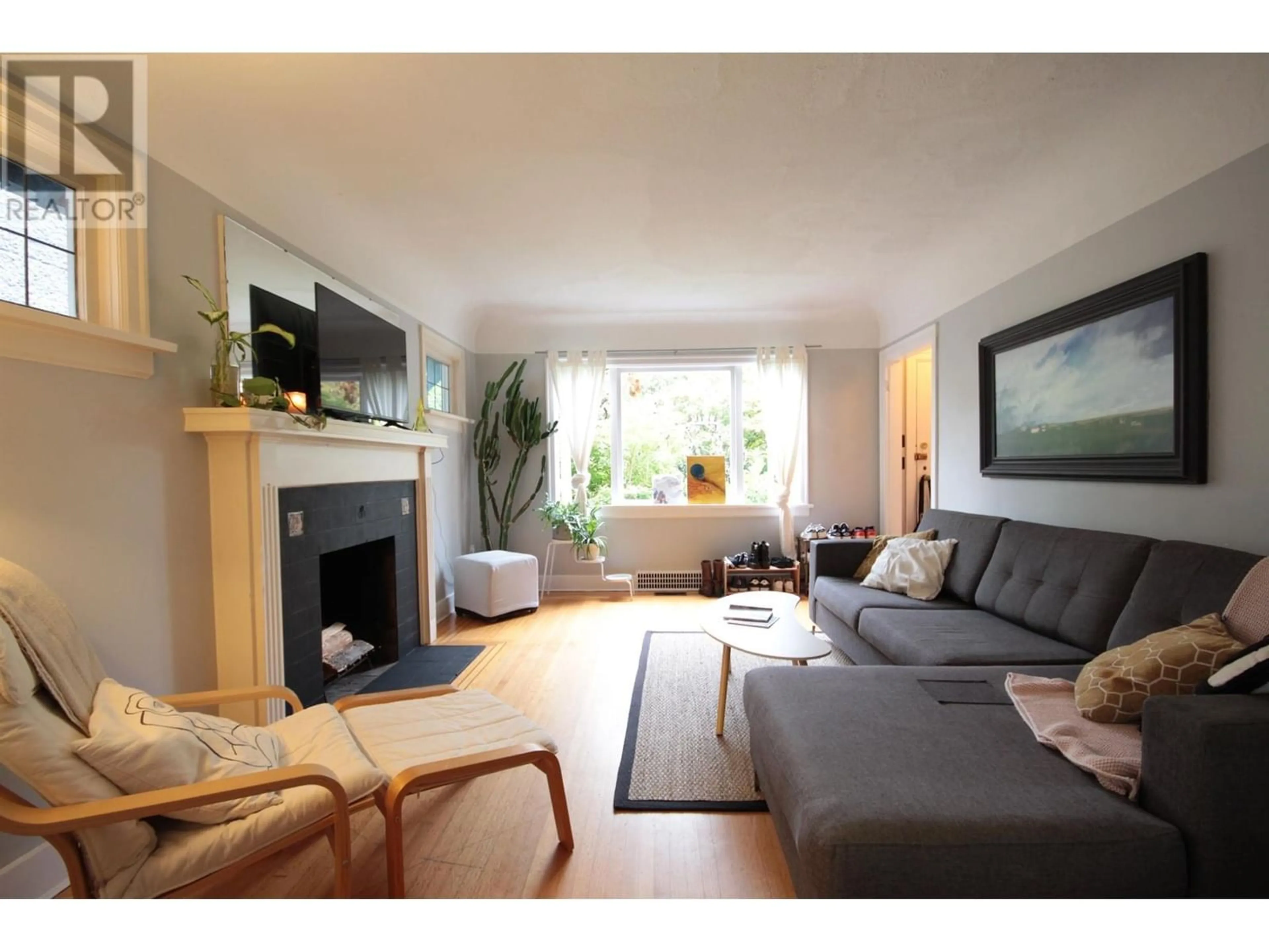 Living room for 3930 W 21ST AVENUE, Vancouver British Columbia V6S1H6