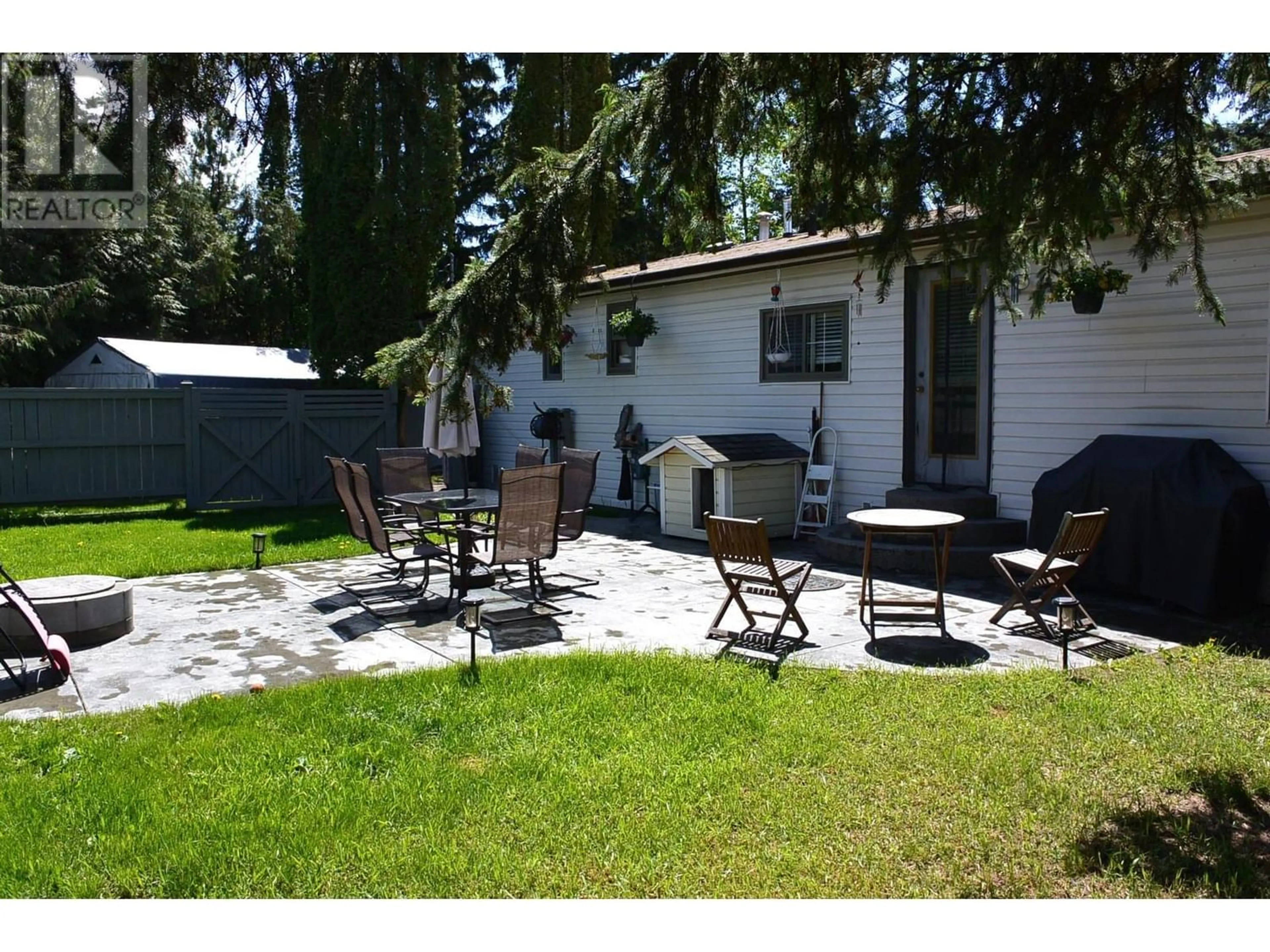 Patio for 933 MAPLE HEIGHTS ROAD, Quesnel British Columbia V2J3X2