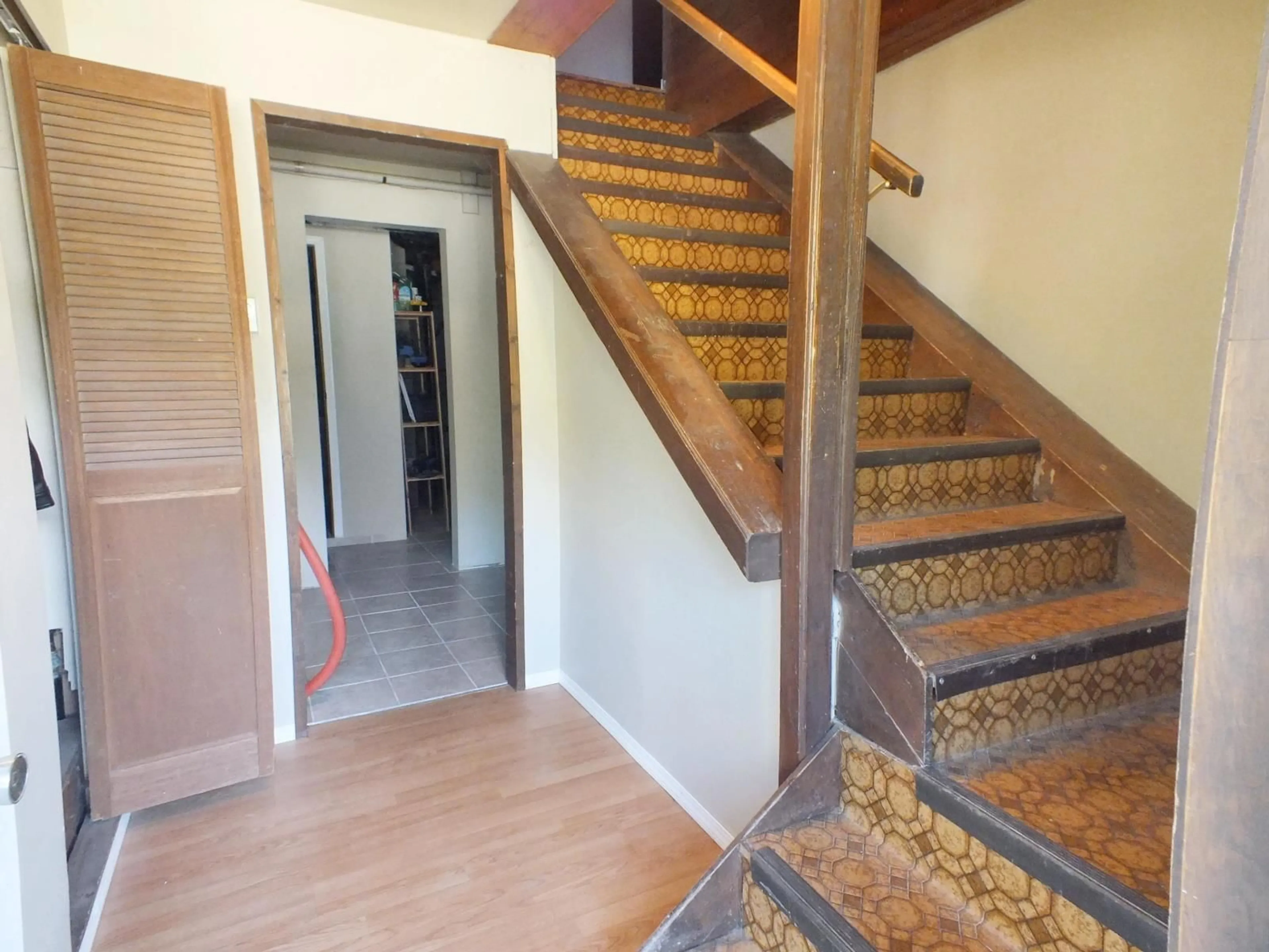 Indoor foyer, wood floors for 48773 CHAUMOX ROAD, Boston Bar / Lytton British Columbia V0K1C1