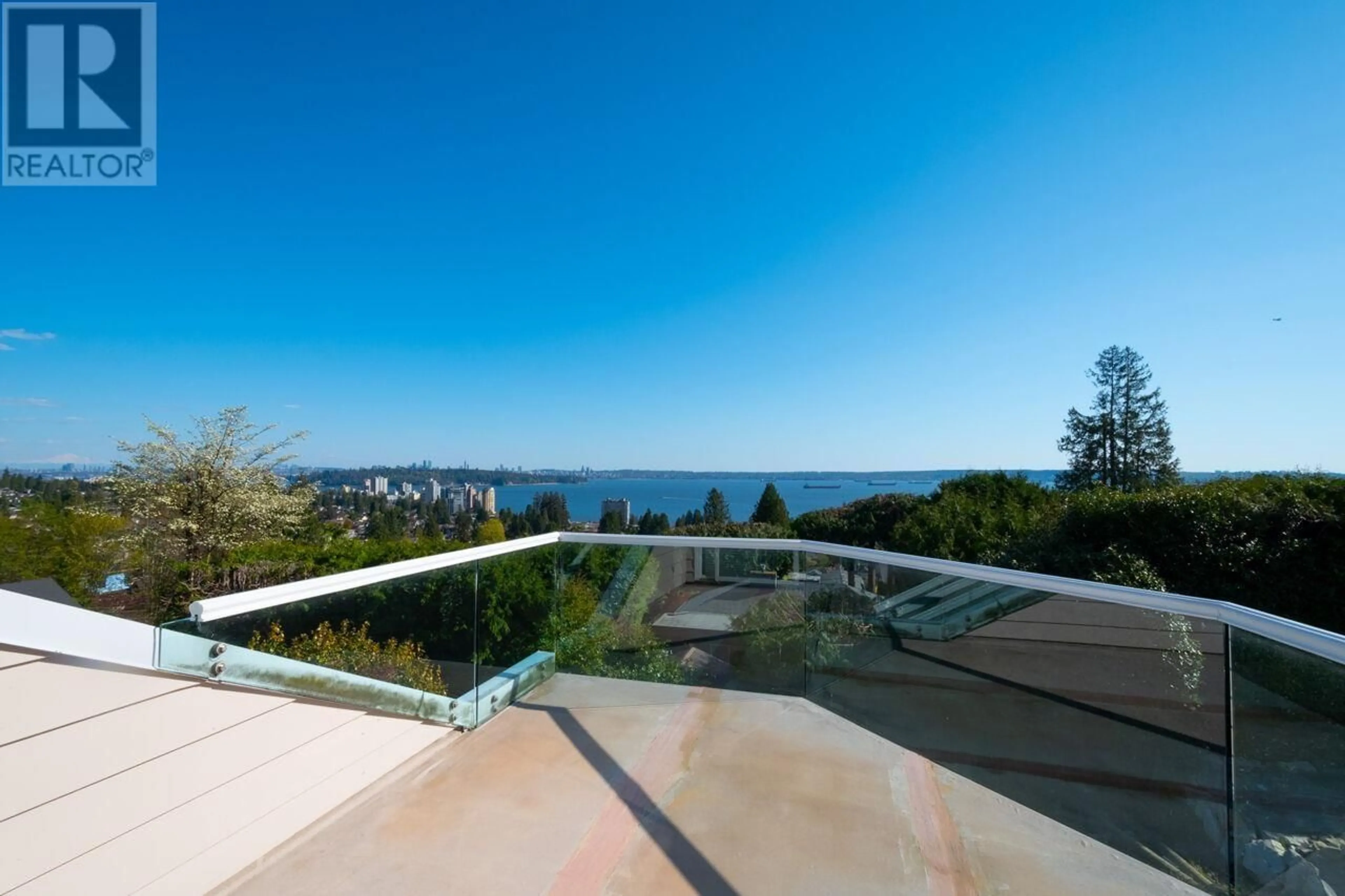 Balcony in the apartment for 2522 PALMERSTON AVENUE, West Vancouver British Columbia V7V2W5