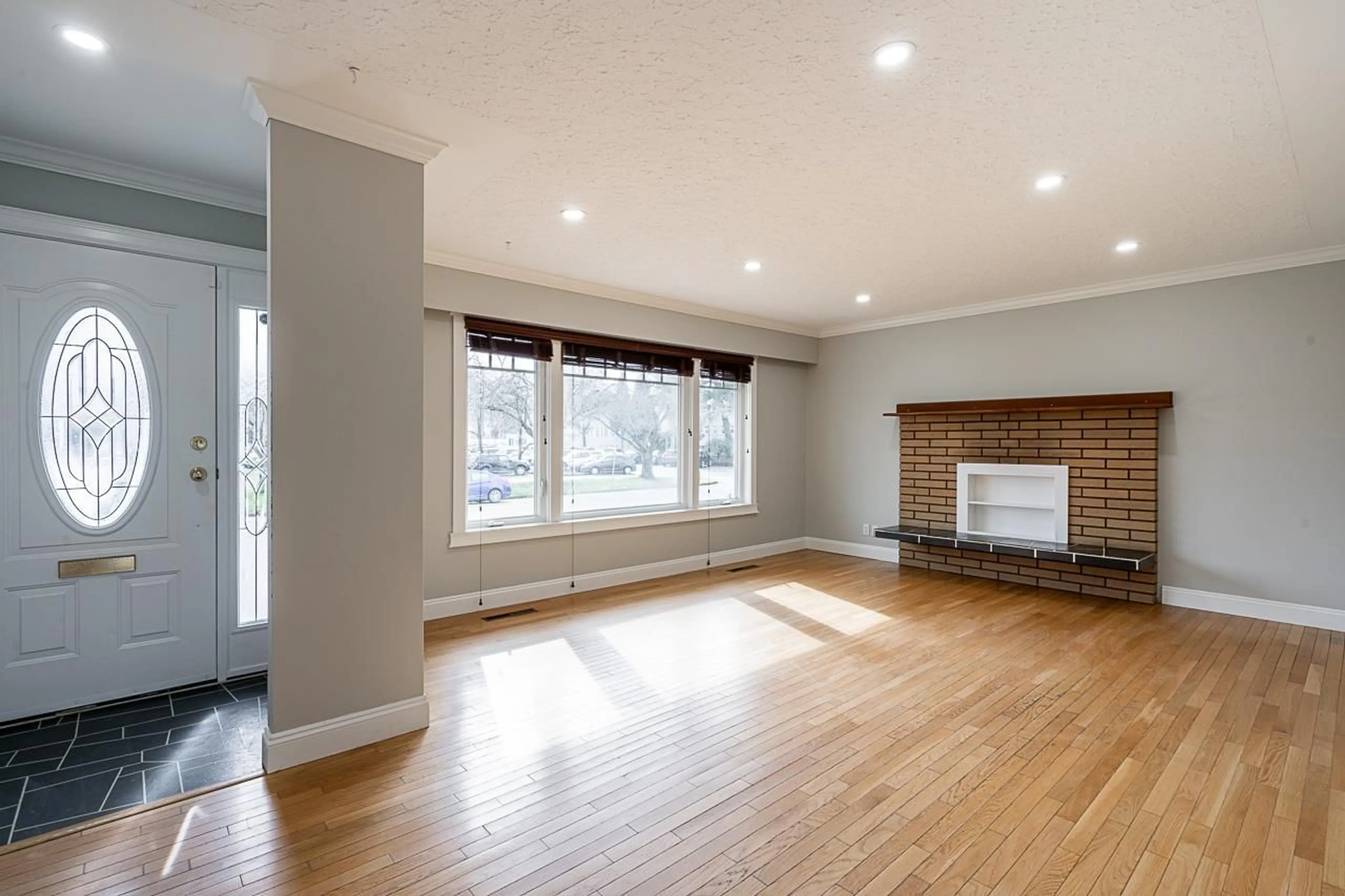 Living room for 46057 SOUTHLANDS DRIVE, Chilliwack British Columbia V2P1B6