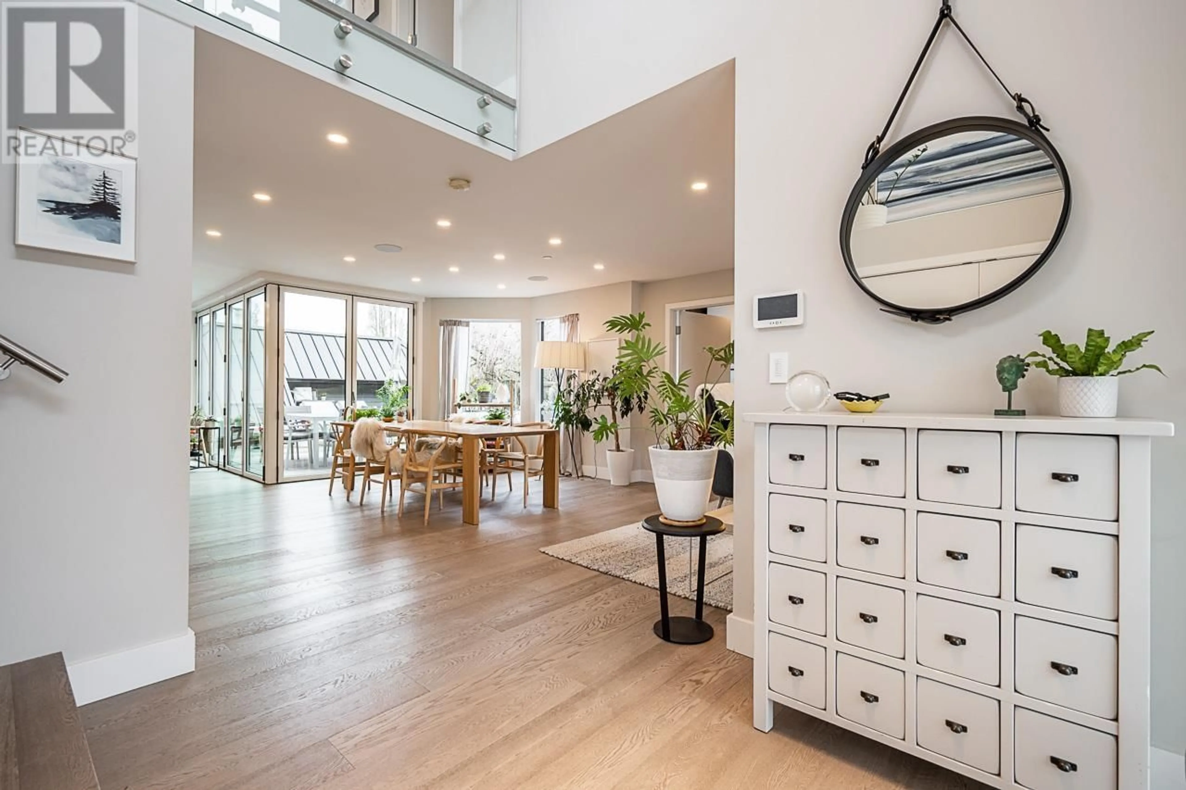 Indoor entryway, wood floors for 7450 BALACLAVA STREET, Vancouver British Columbia V6N4E2