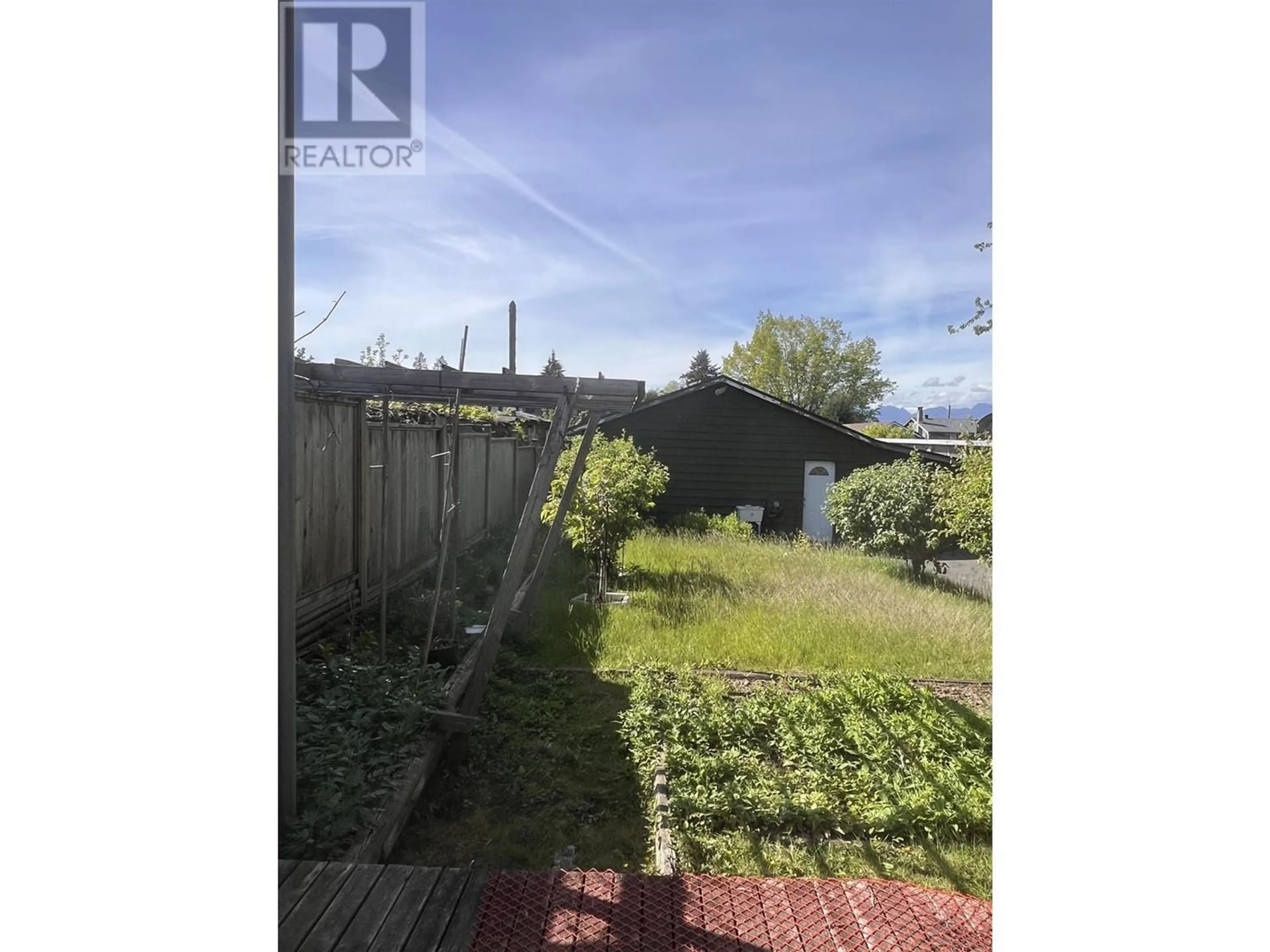 Fenced yard for 7755 ELWELL STREET, Burnaby British Columbia V5E1M1