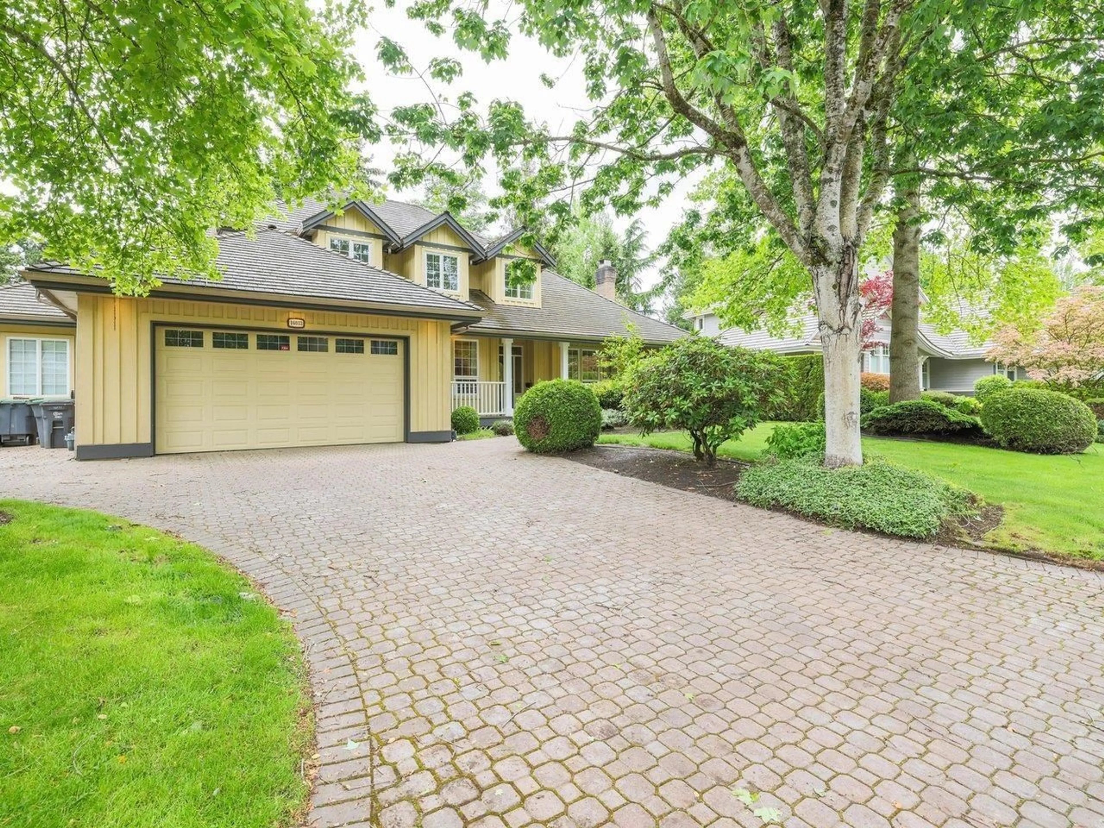 Home with brick exterior material for 16033 MORGAN CREEK CRESCENT, Surrey British Columbia V3Z0J2