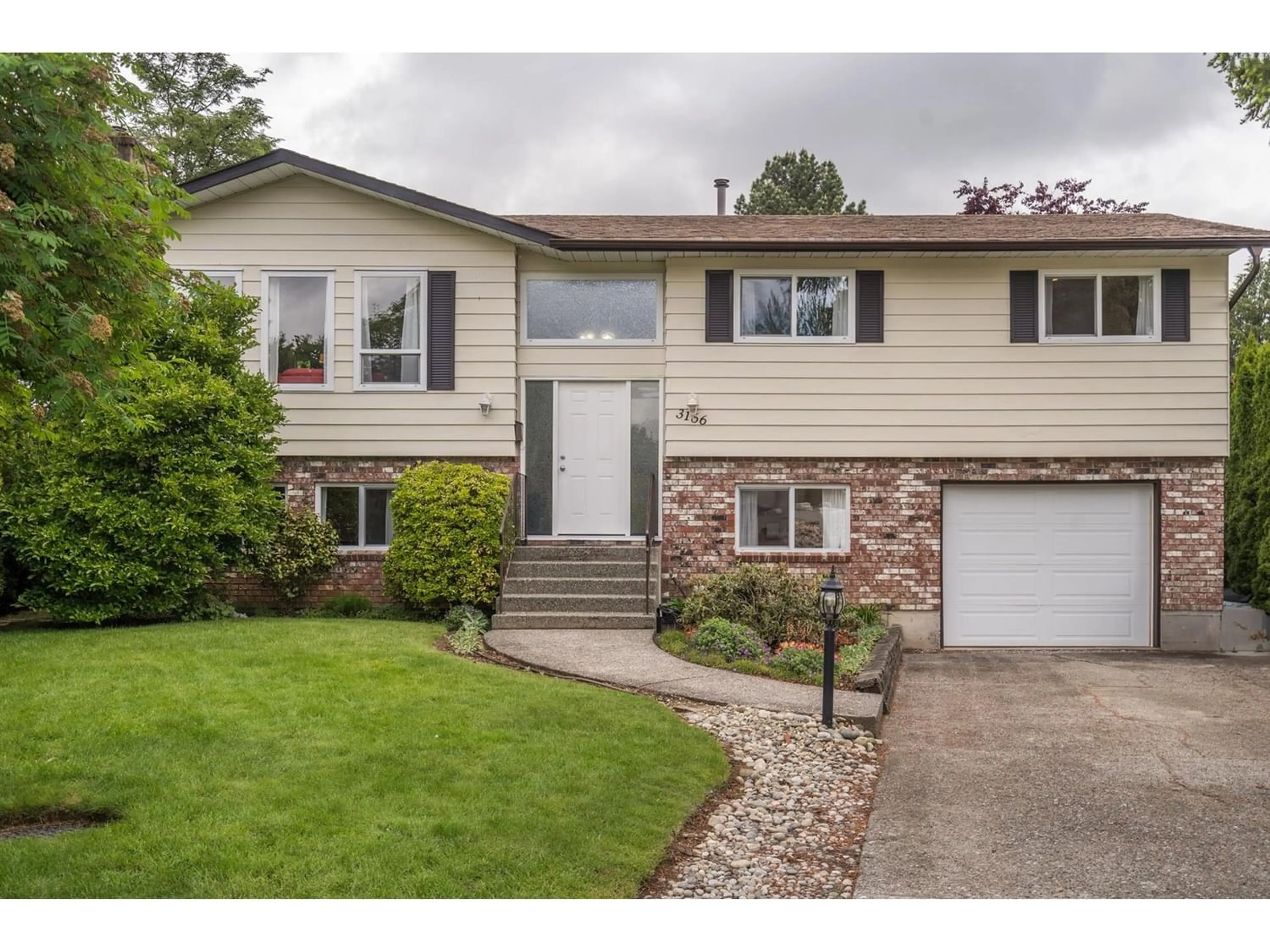 Frontside or backside of a home for 3166 PRINCESS COURT, Abbotsford British Columbia V2T4K3
