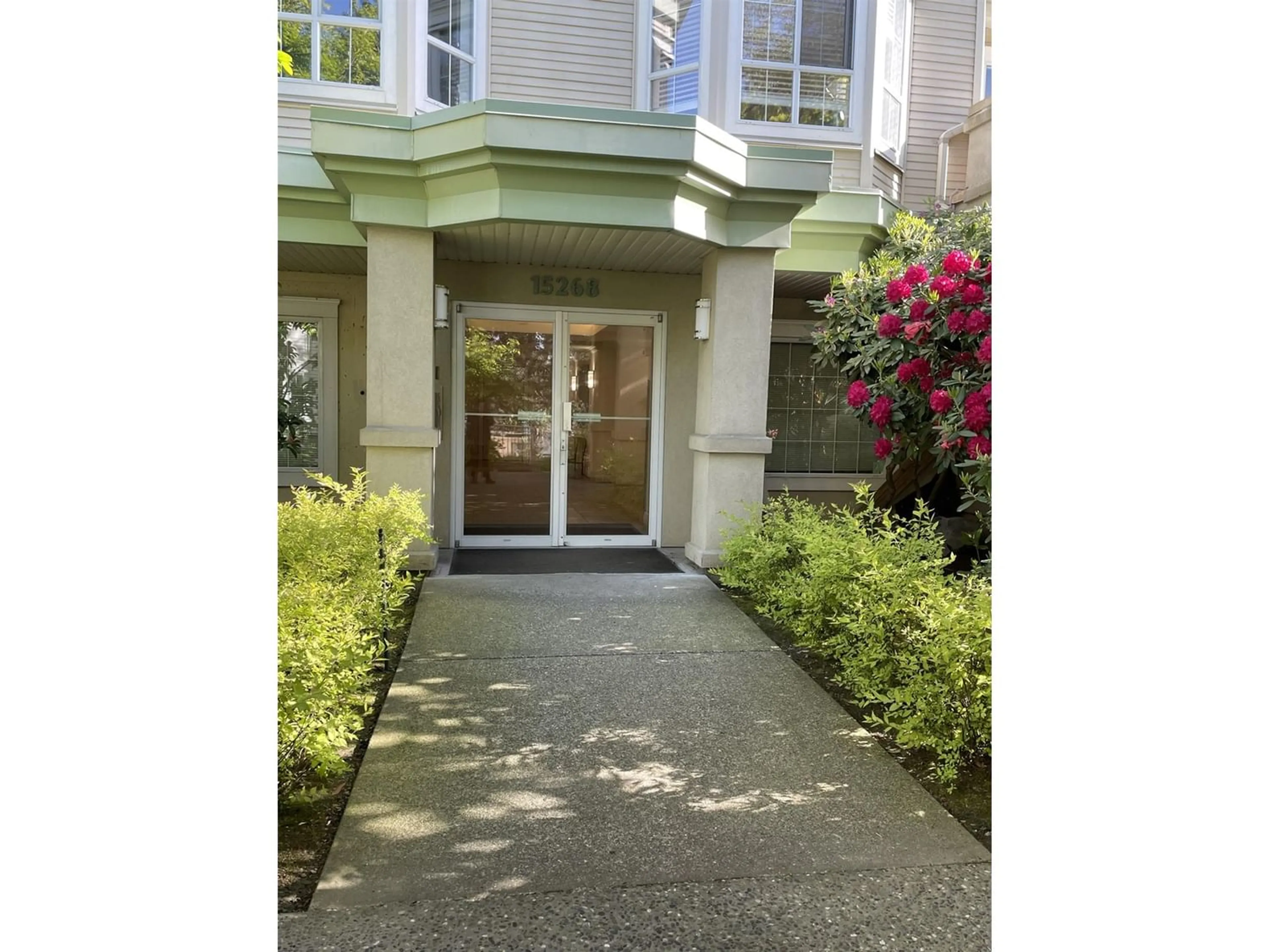 A pic from exterior of the house or condo for 318 15268 105 AVENUE, Surrey British Columbia V3R0W8