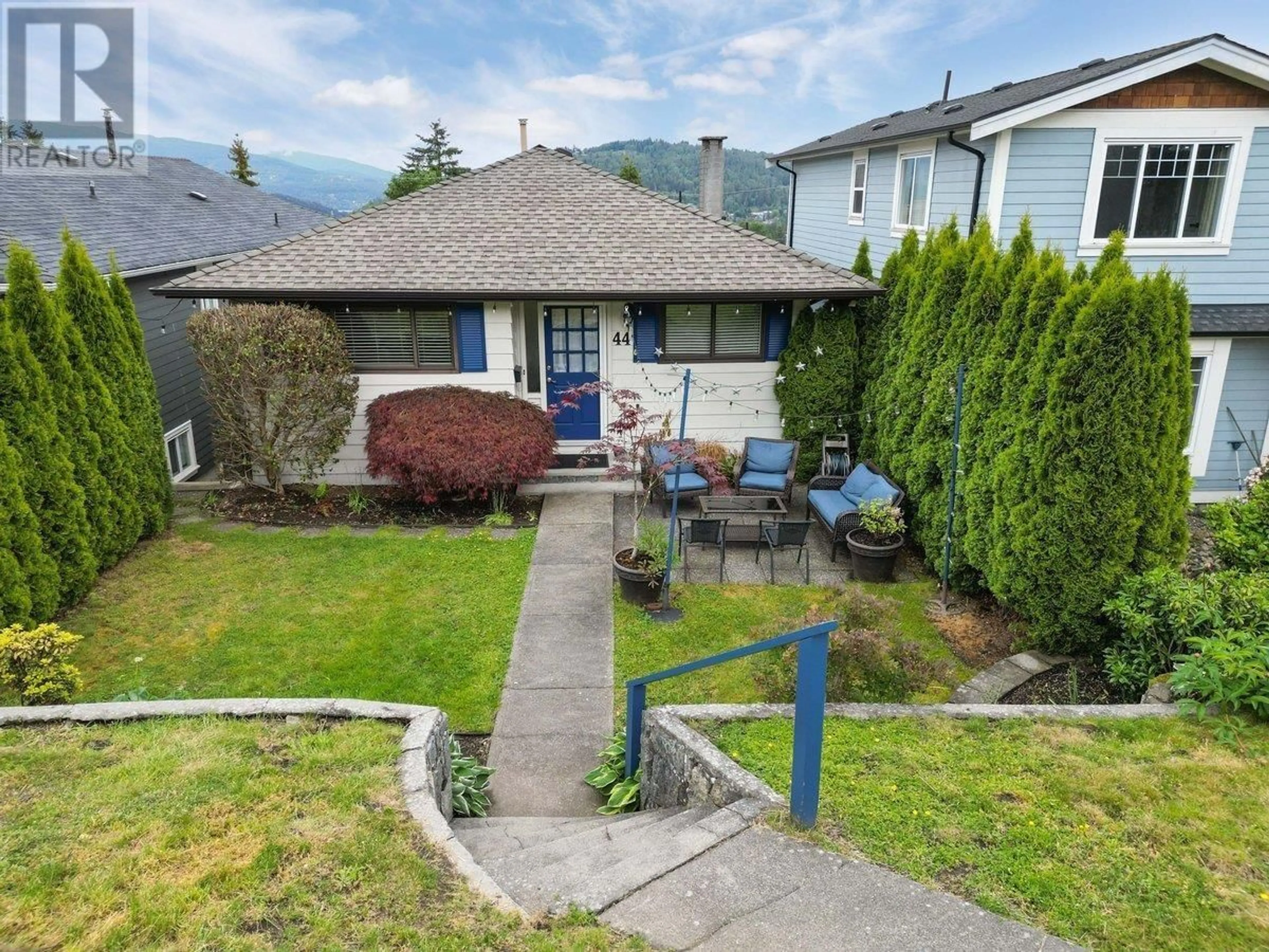 Frontside or backside of a home for 44 ELLESMERE AVENUE, Burnaby British Columbia V5B3S6