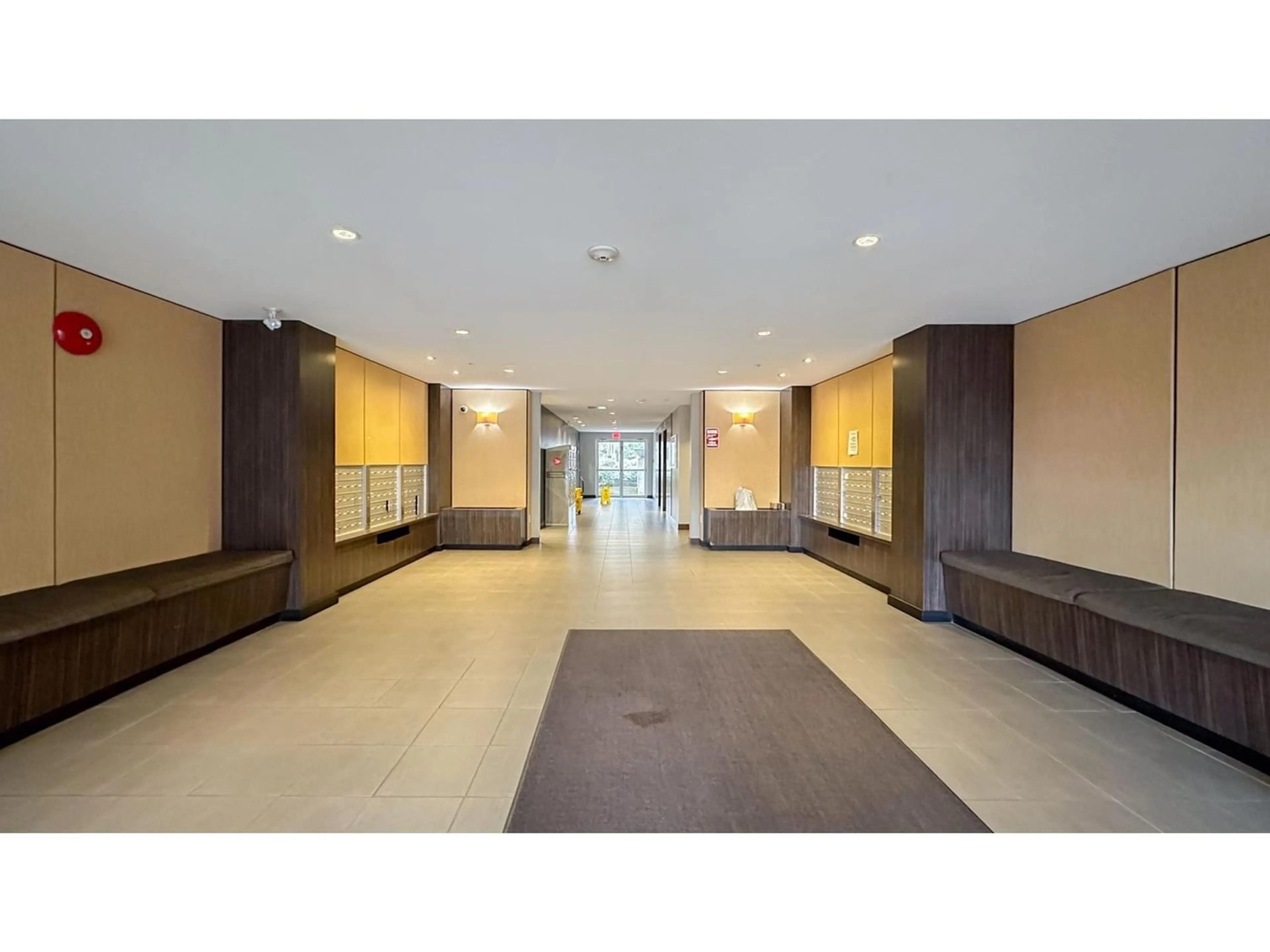 Indoor lobby for 439 13321 102A AV AVENUE, Surrey British Columbia V3T1P6