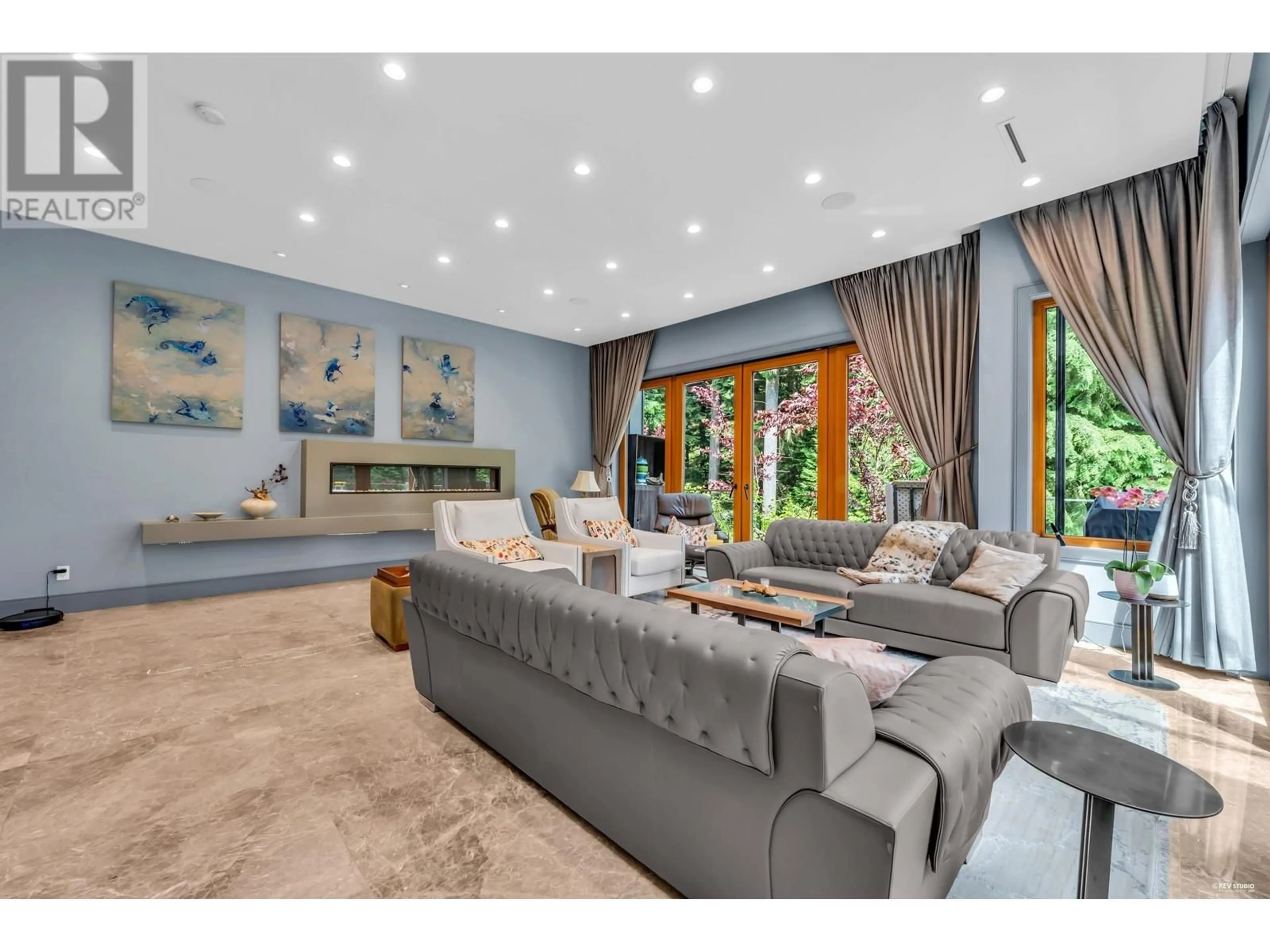 Living room with furniture, unknown for 340 SOUTHBOROUGH DRIVE, West Vancouver British Columbia V7S1M1
