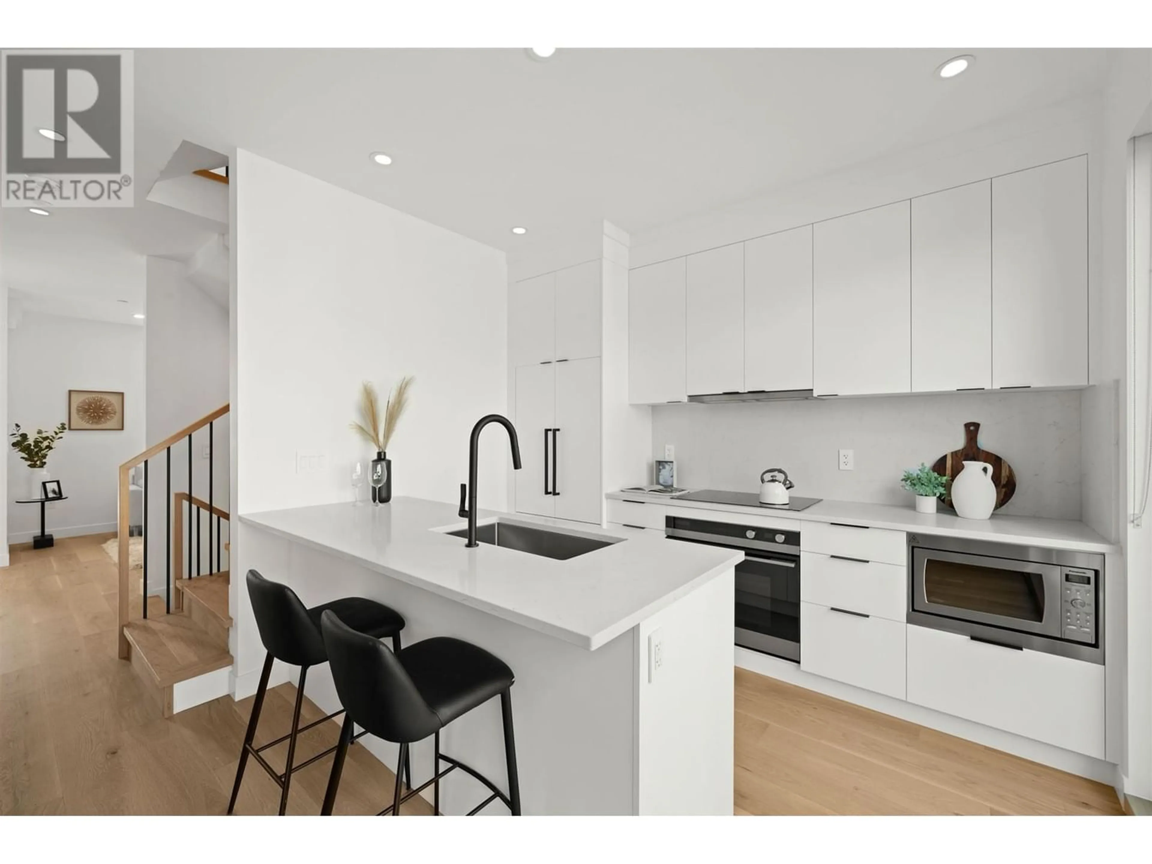 Contemporary kitchen for 2412 VICTORIA DRIVE, Vancouver British Columbia V5N1T8