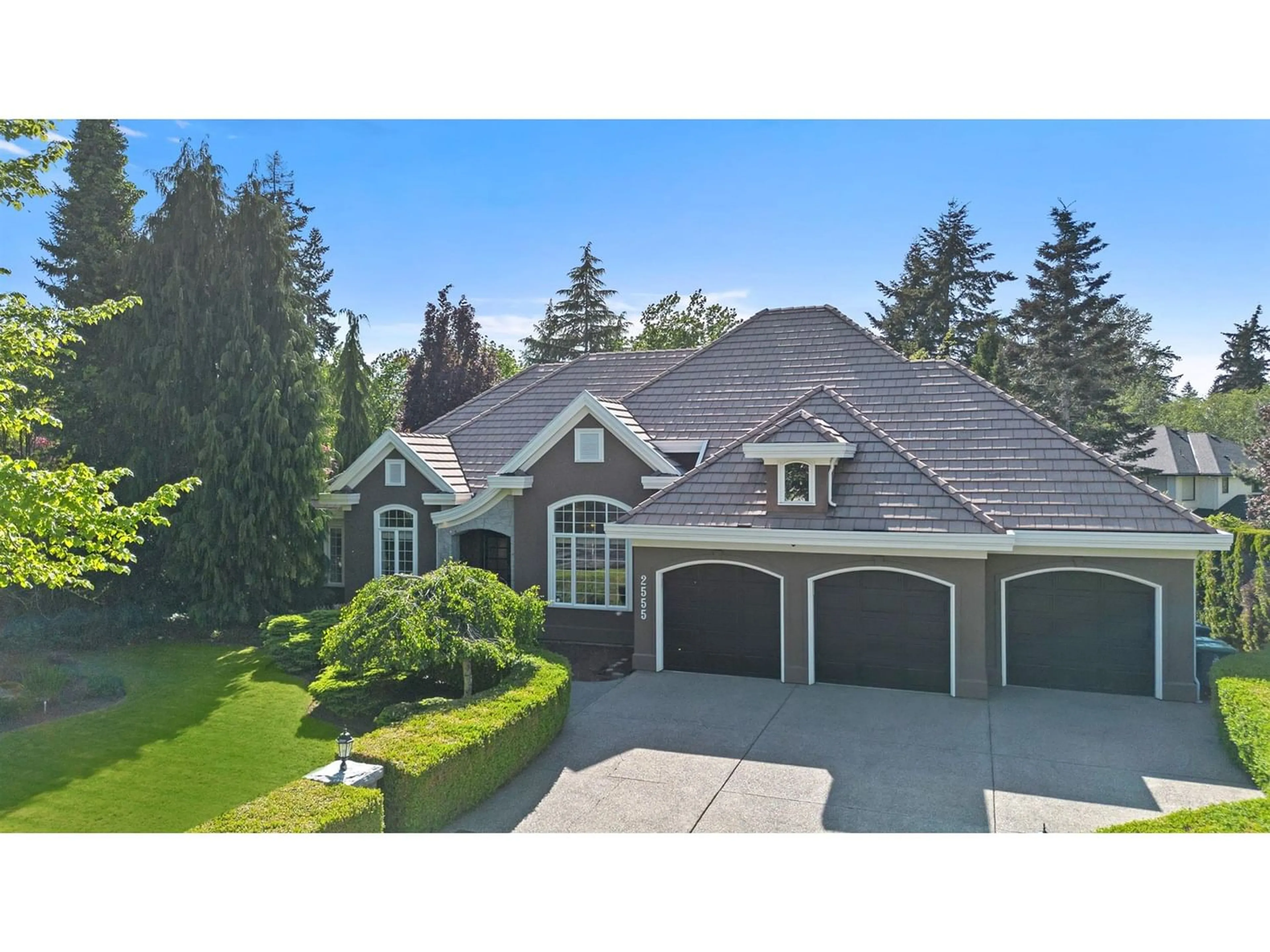 Frontside or backside of a home for 2555 138A STREET, Surrey British Columbia V4P2M1