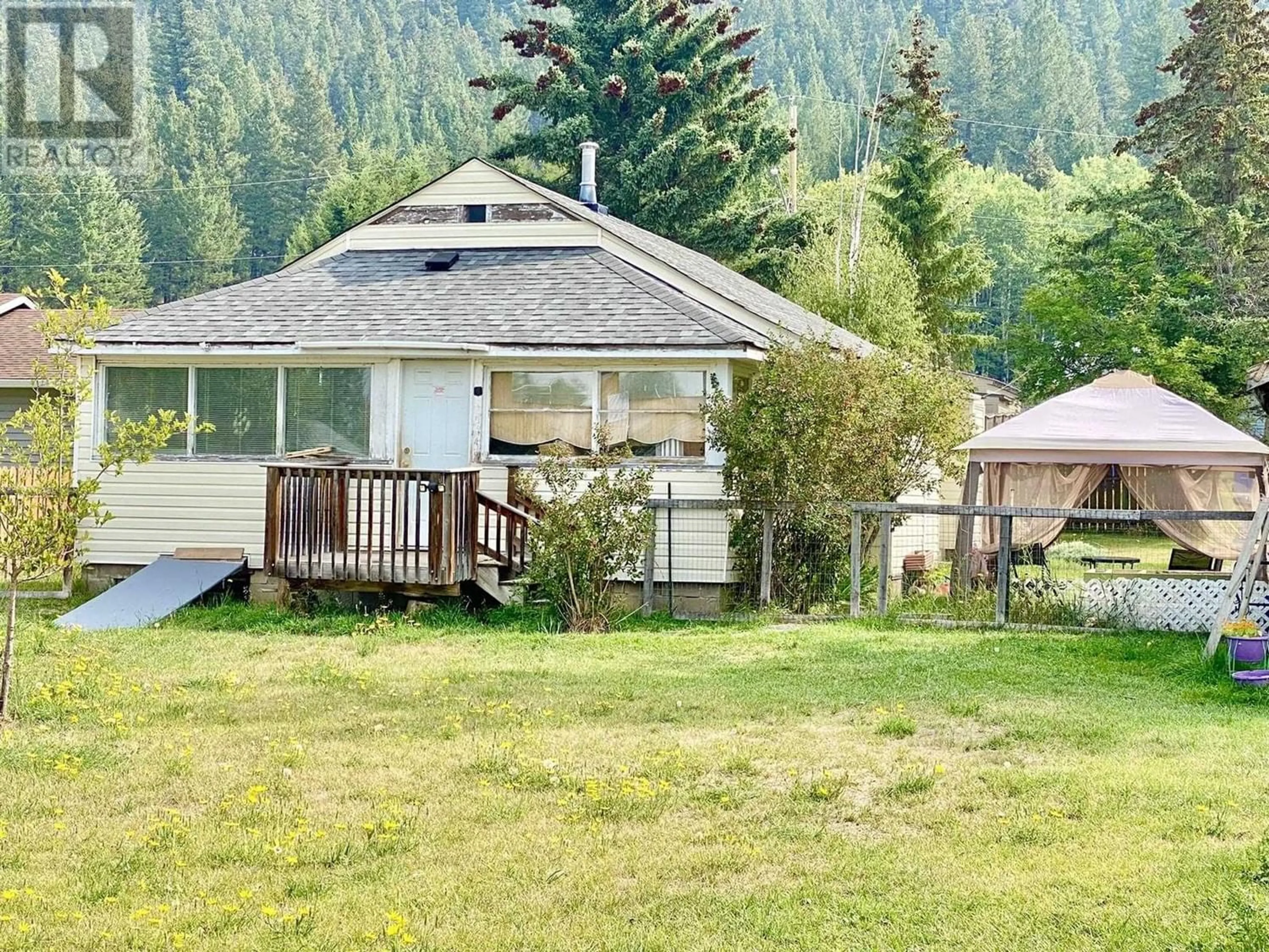 Cottage for 239 BLACKSTOCK ROAD, 100 Mile House British Columbia V0K2E1