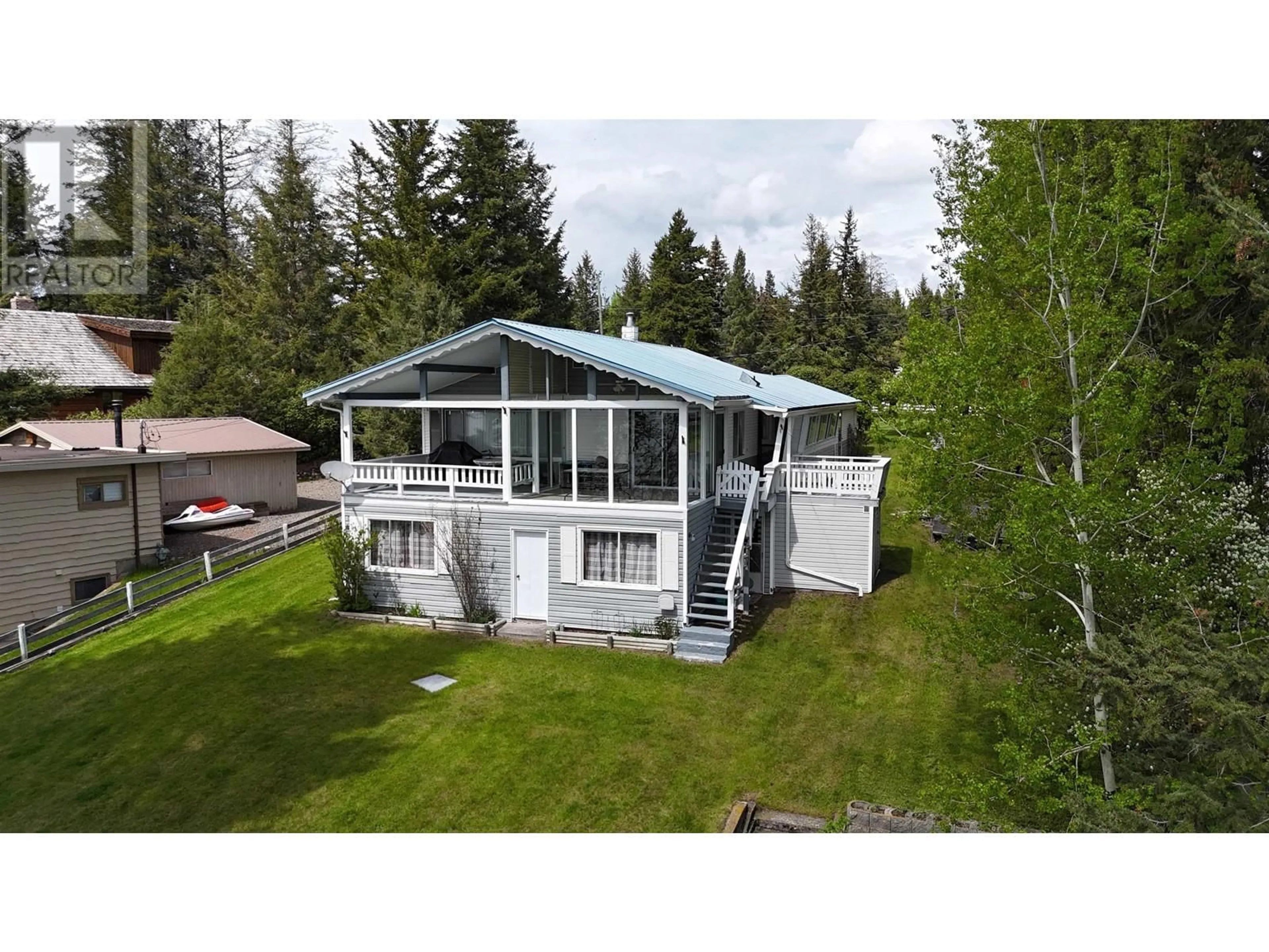 Cottage for 3800 EMERALD CRESCENT, Lac La Hache British Columbia V0K1T1
