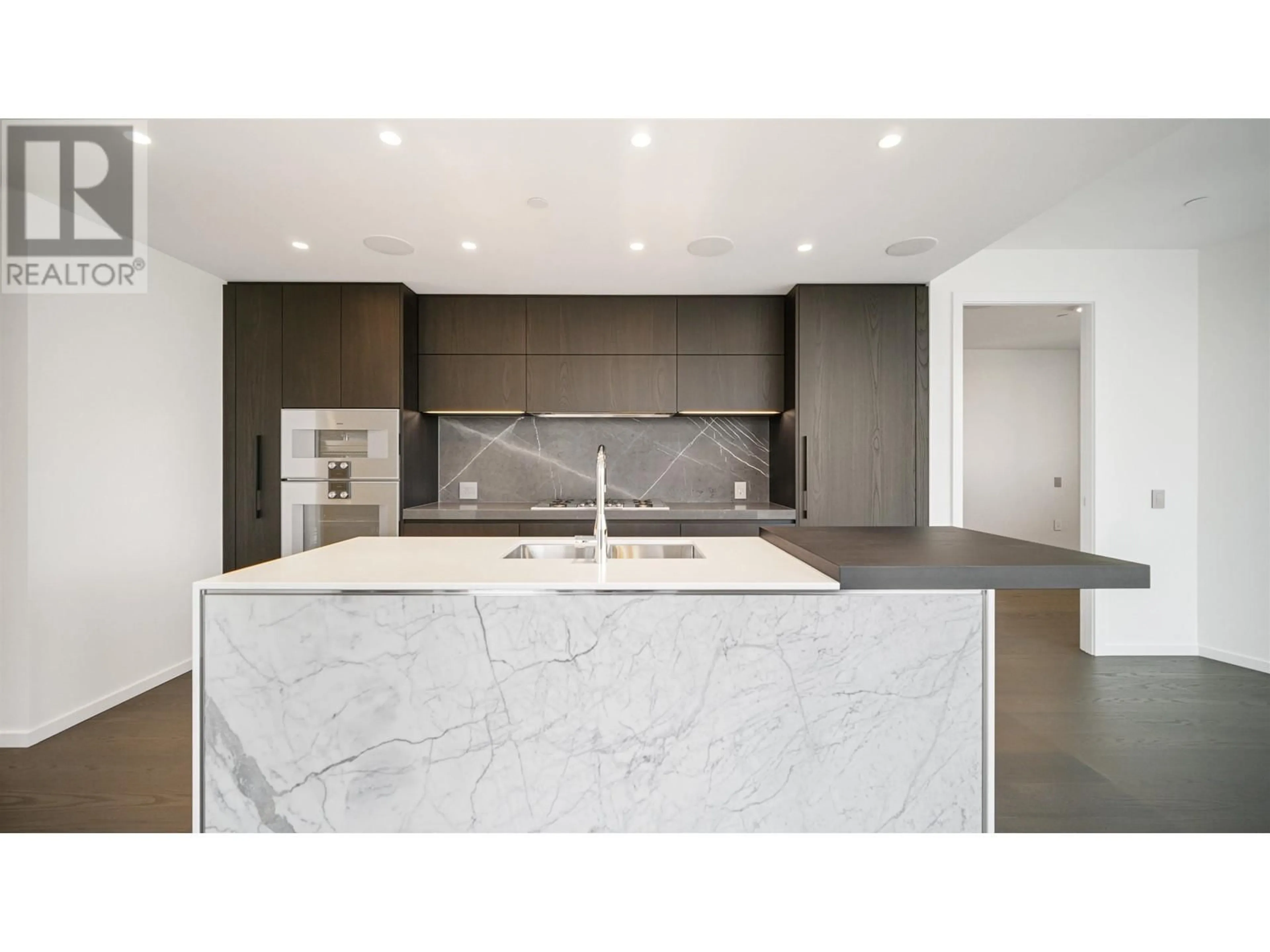 Contemporary kitchen for 1105 1601 QUEBEC STREET, Vancouver British Columbia V6A0J9