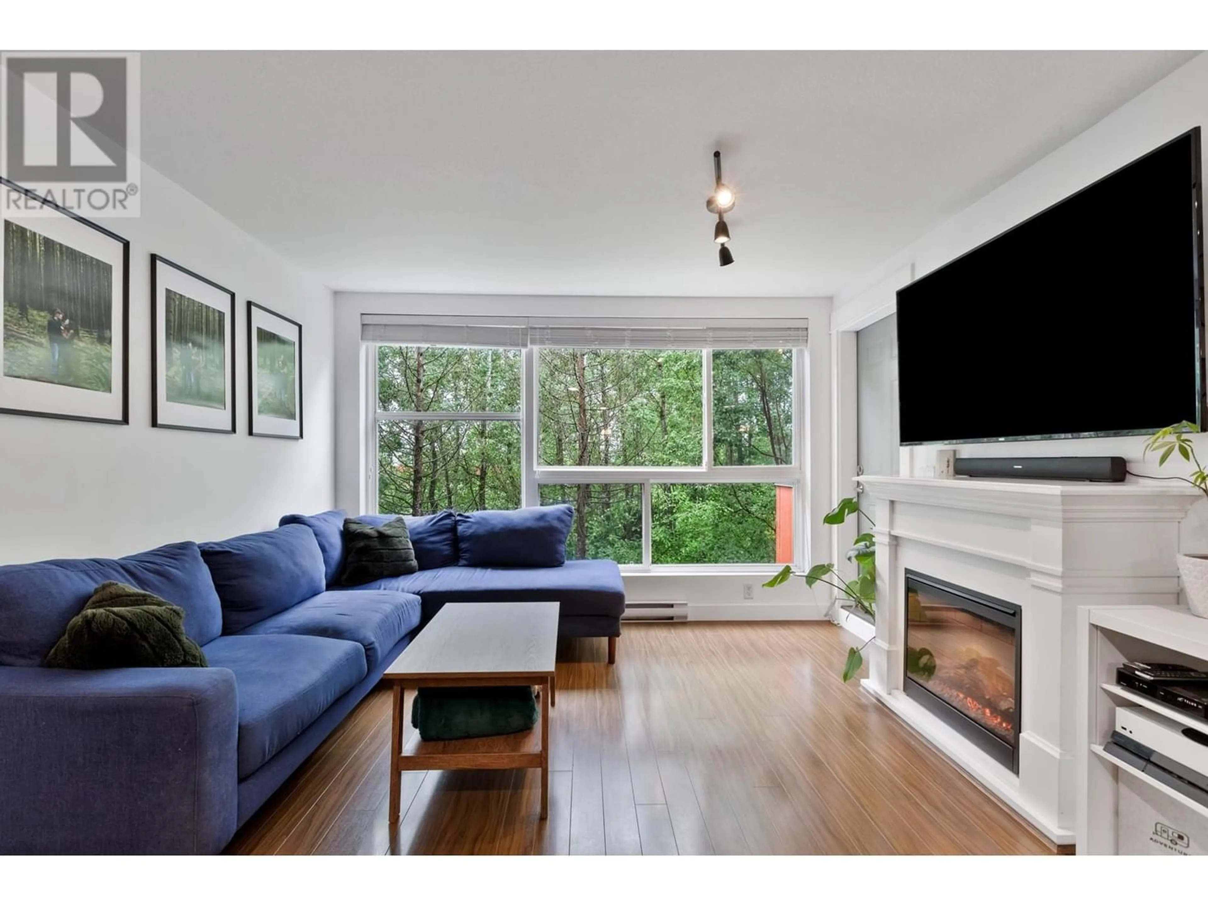Living room for 205 12075 228 STREET, Maple Ridge British Columbia V2X6M2