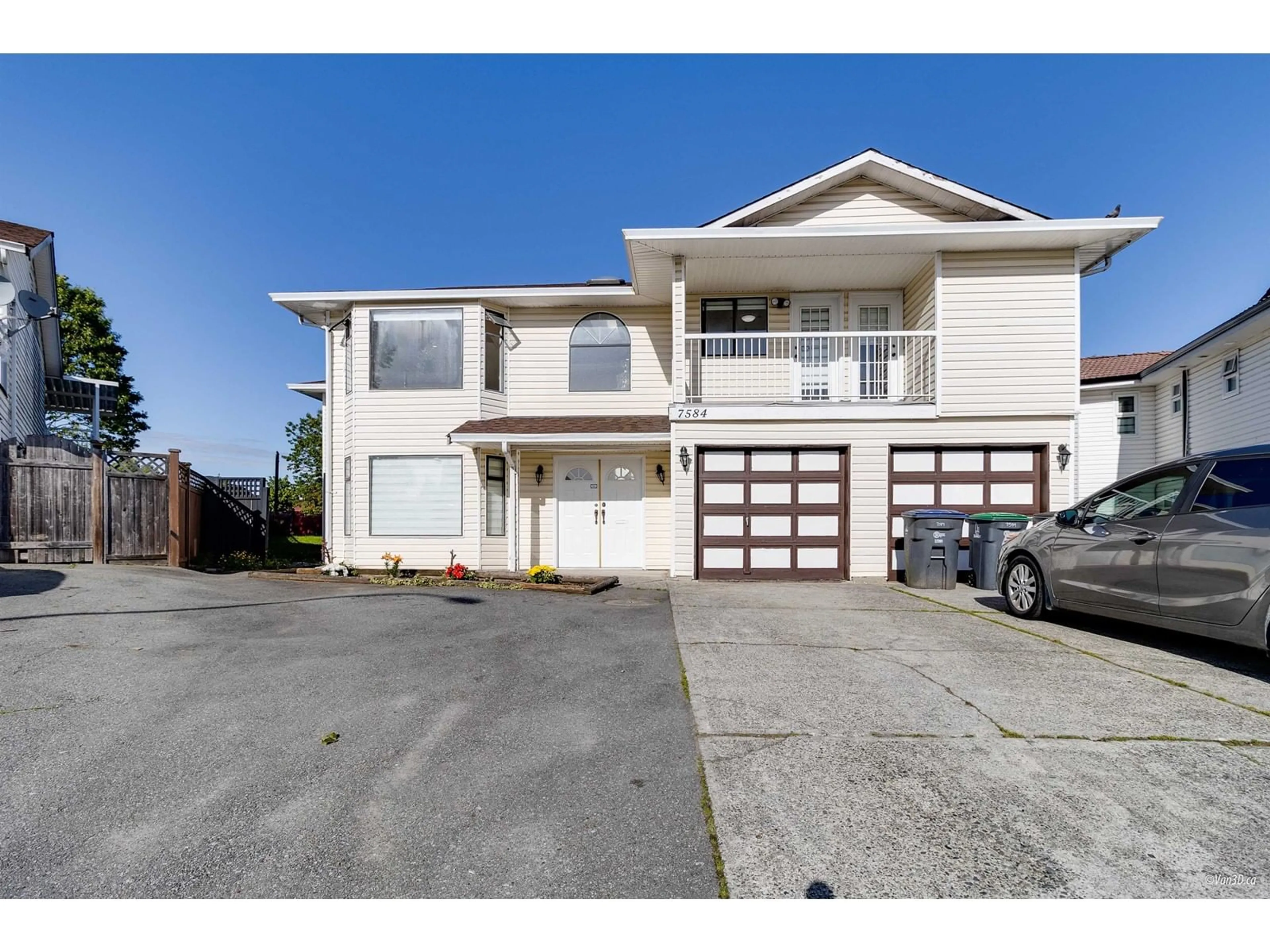 Frontside or backside of a home for 7584 123 STREET, Surrey British Columbia V3W9P6