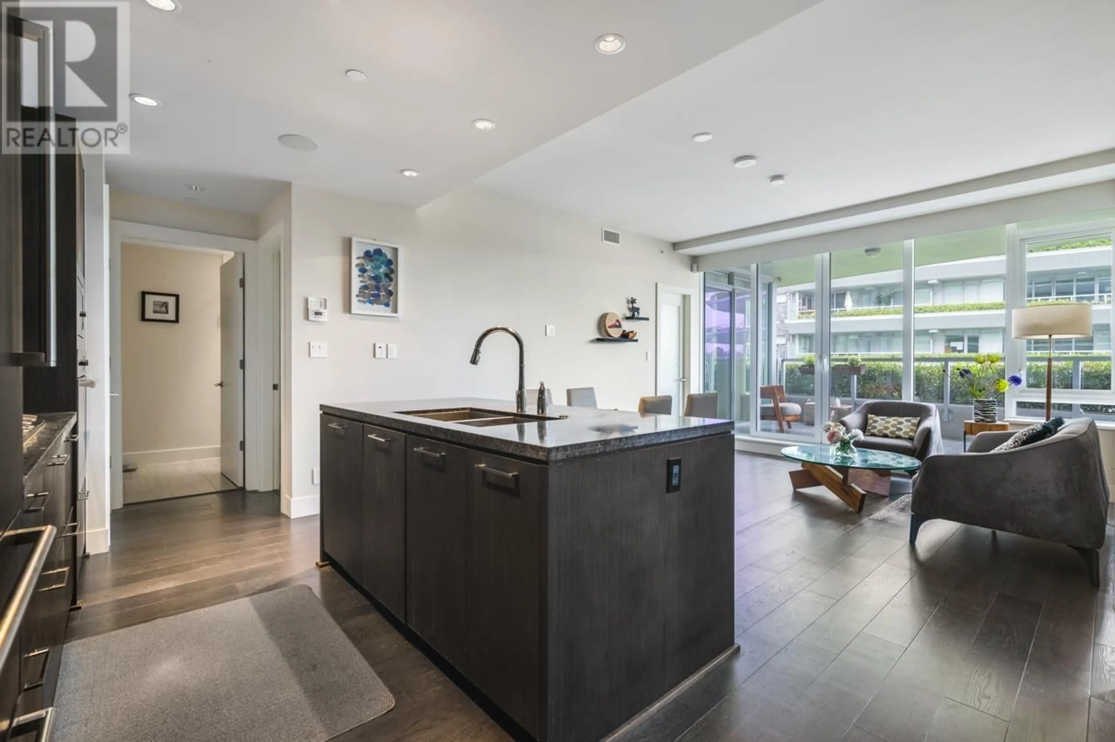 Open concept kitchen, ceramic/tile floor for 301 - 888 ARTHUR ERICKSON PLACE, West Vancouver British Columbia V7T0B1