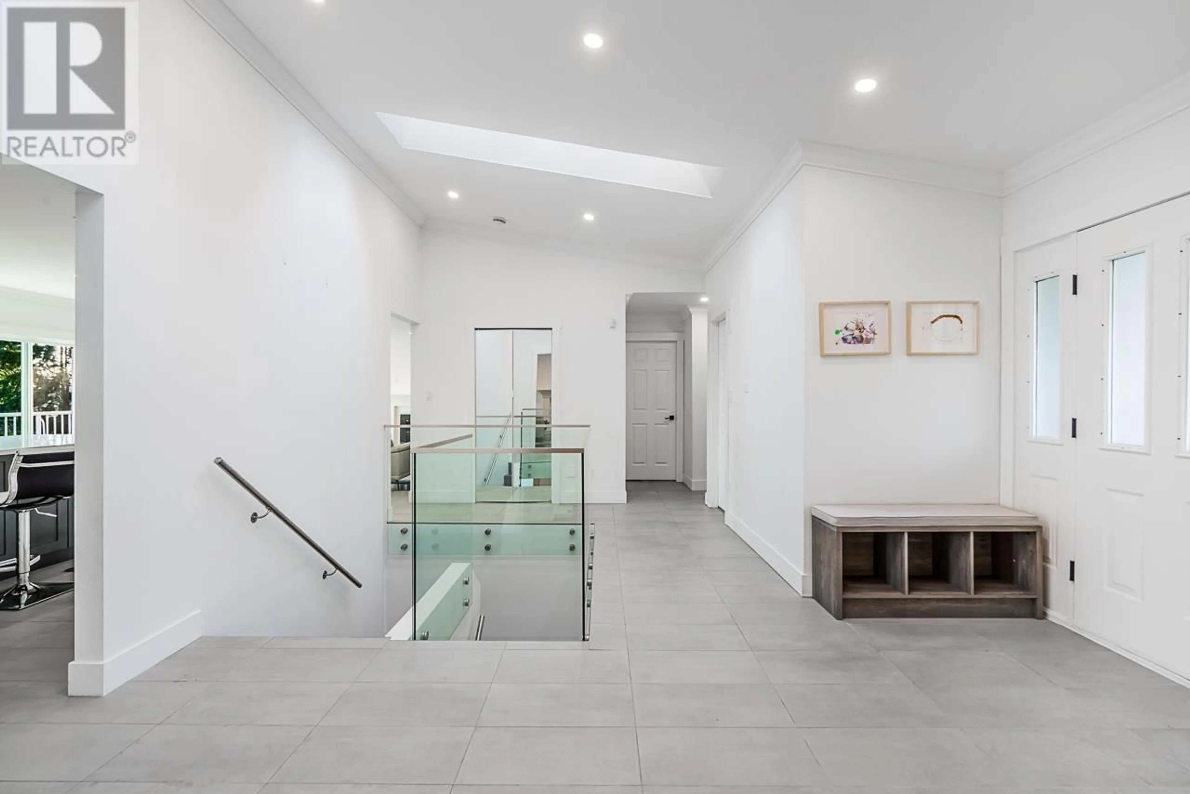 Indoor foyer for 1245 DYCK ROAD, North Vancouver British Columbia V7K3C4