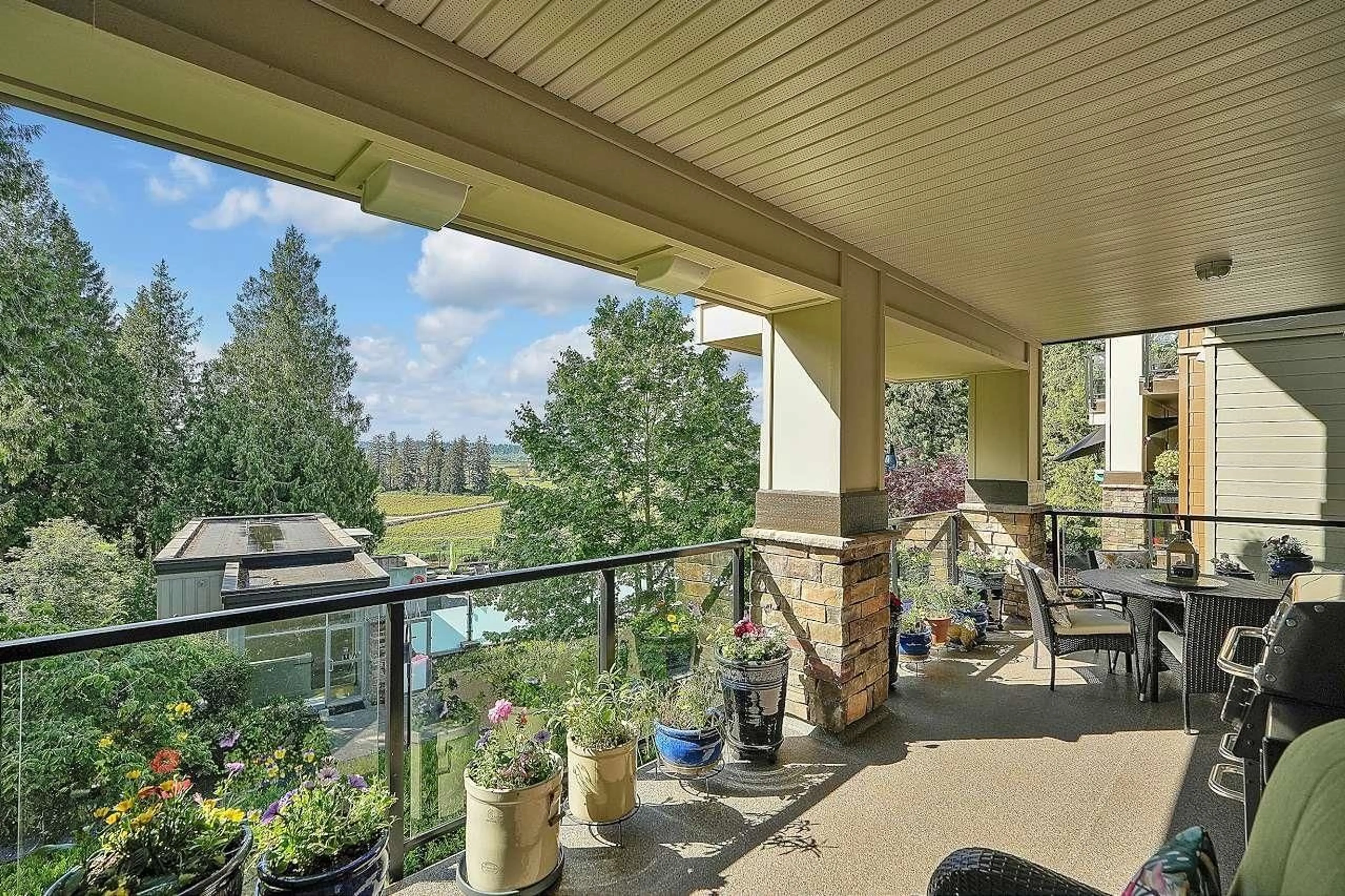 Patio for 204 15155 36 AVENUE, Surrey British Columbia V3Z4R3