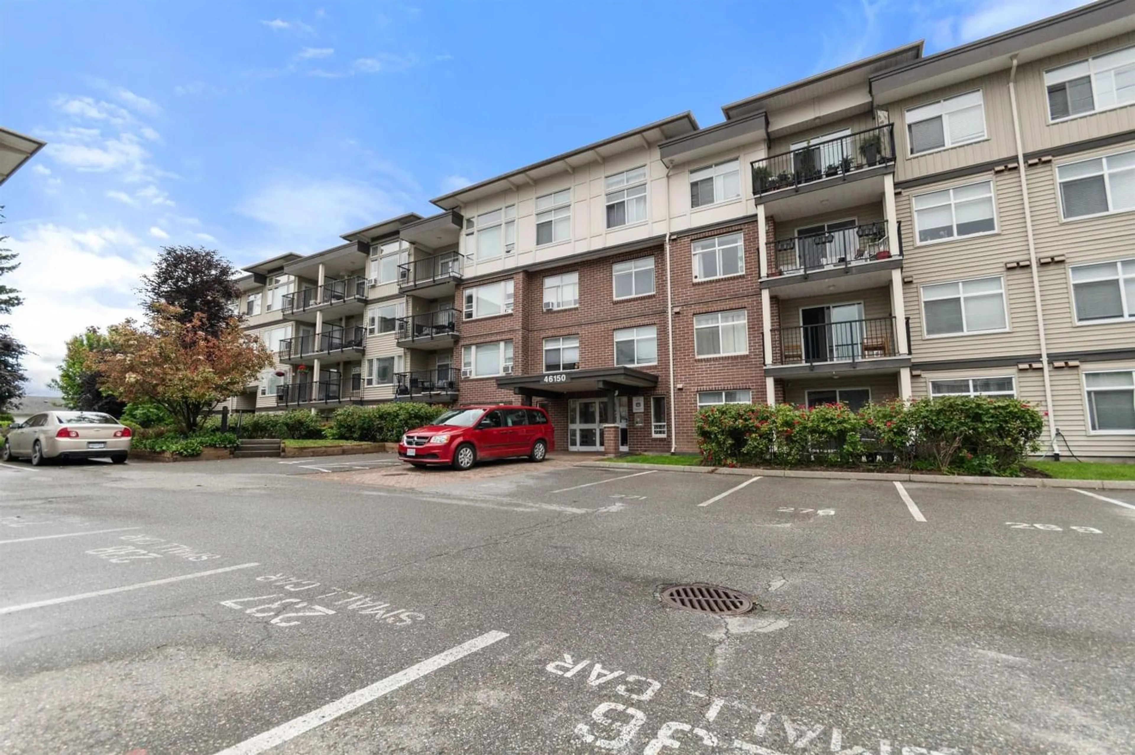 Standard kitchen, wood floors, cottage for 212 46150 BOLE AVENUE, Chilliwack British Columbia V2P0B7