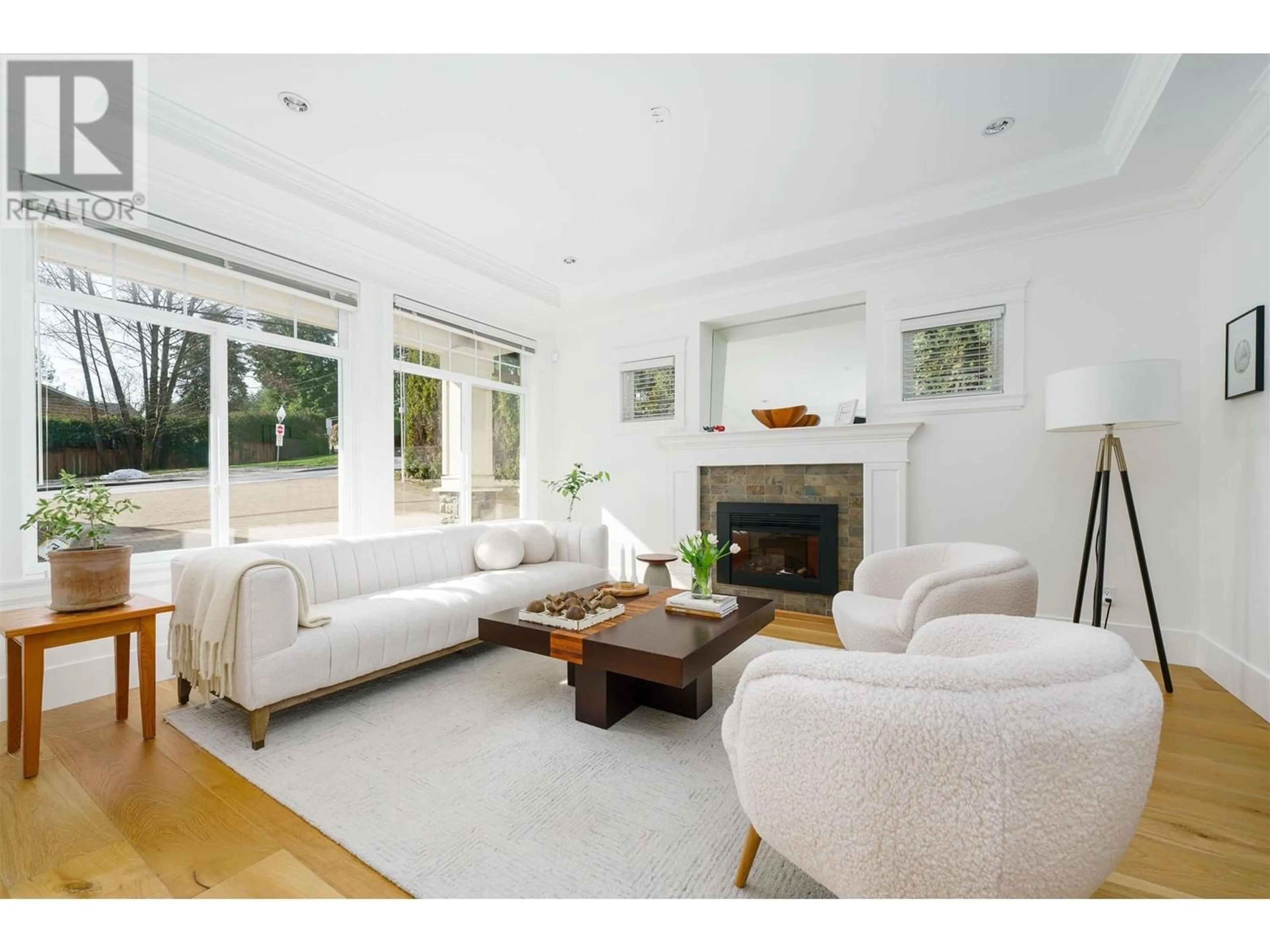 Living room for 4142 MT SEYMOUR PARKWAY, North Vancouver British Columbia V7G1C5