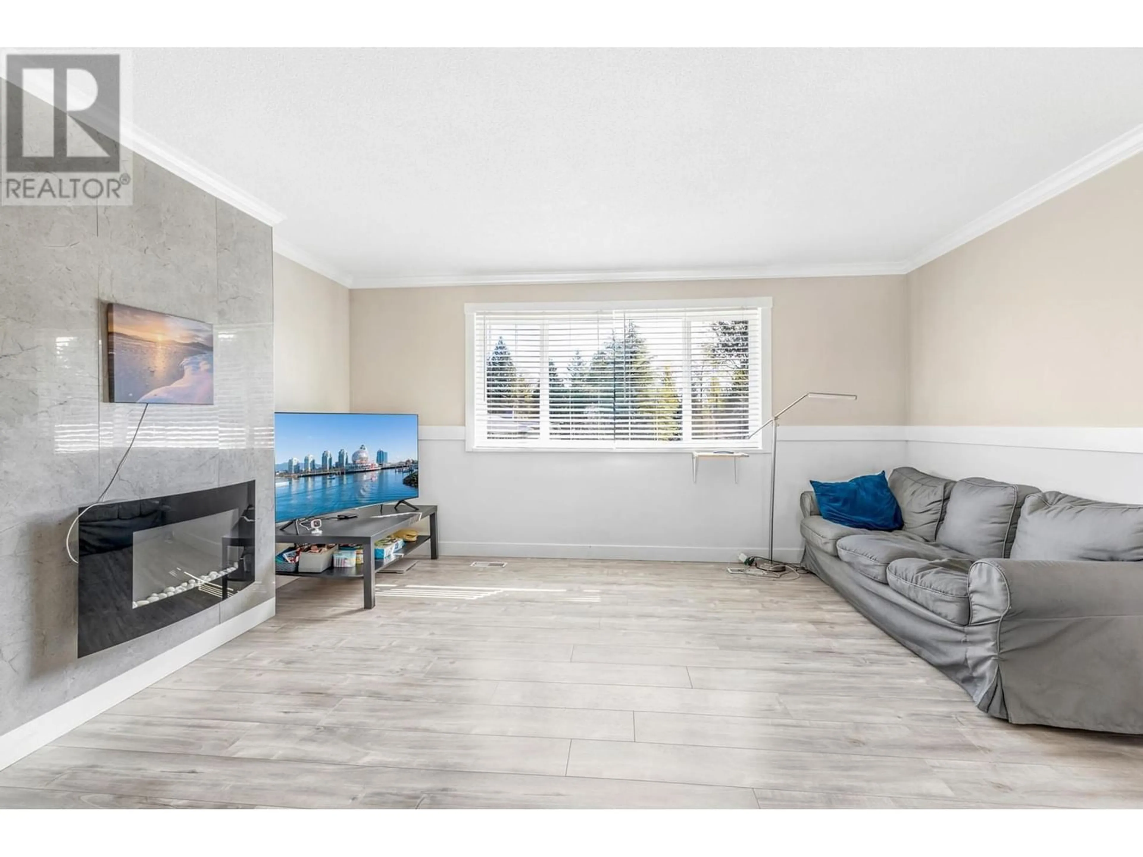 Living room for 3819 WELLINGTON STREET, Port Coquitlam British Columbia V3B3Z3