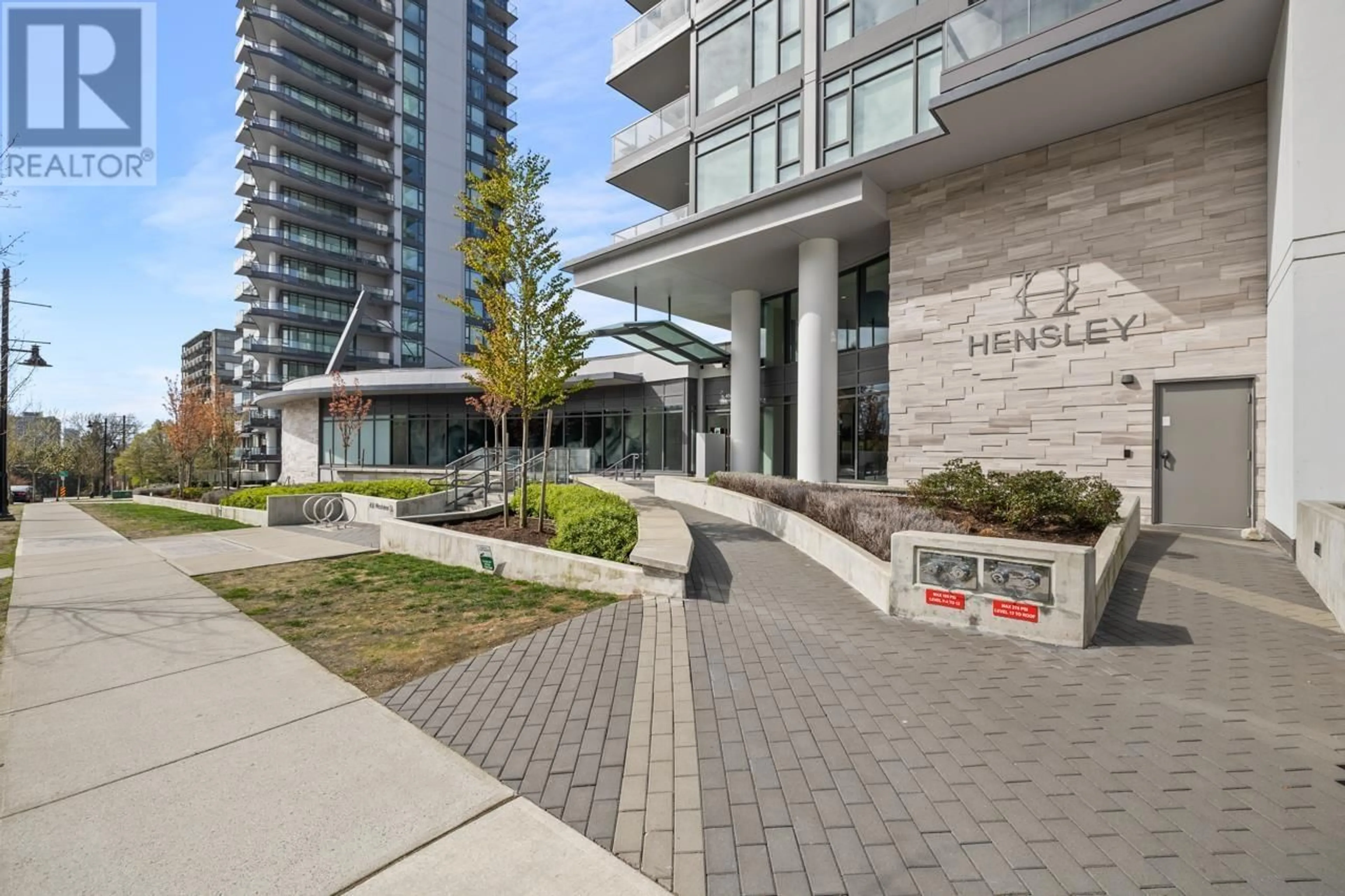 Patio, street for 1210 - 450 WESTVIEW STREET, Coquitlam British Columbia V3K6C3