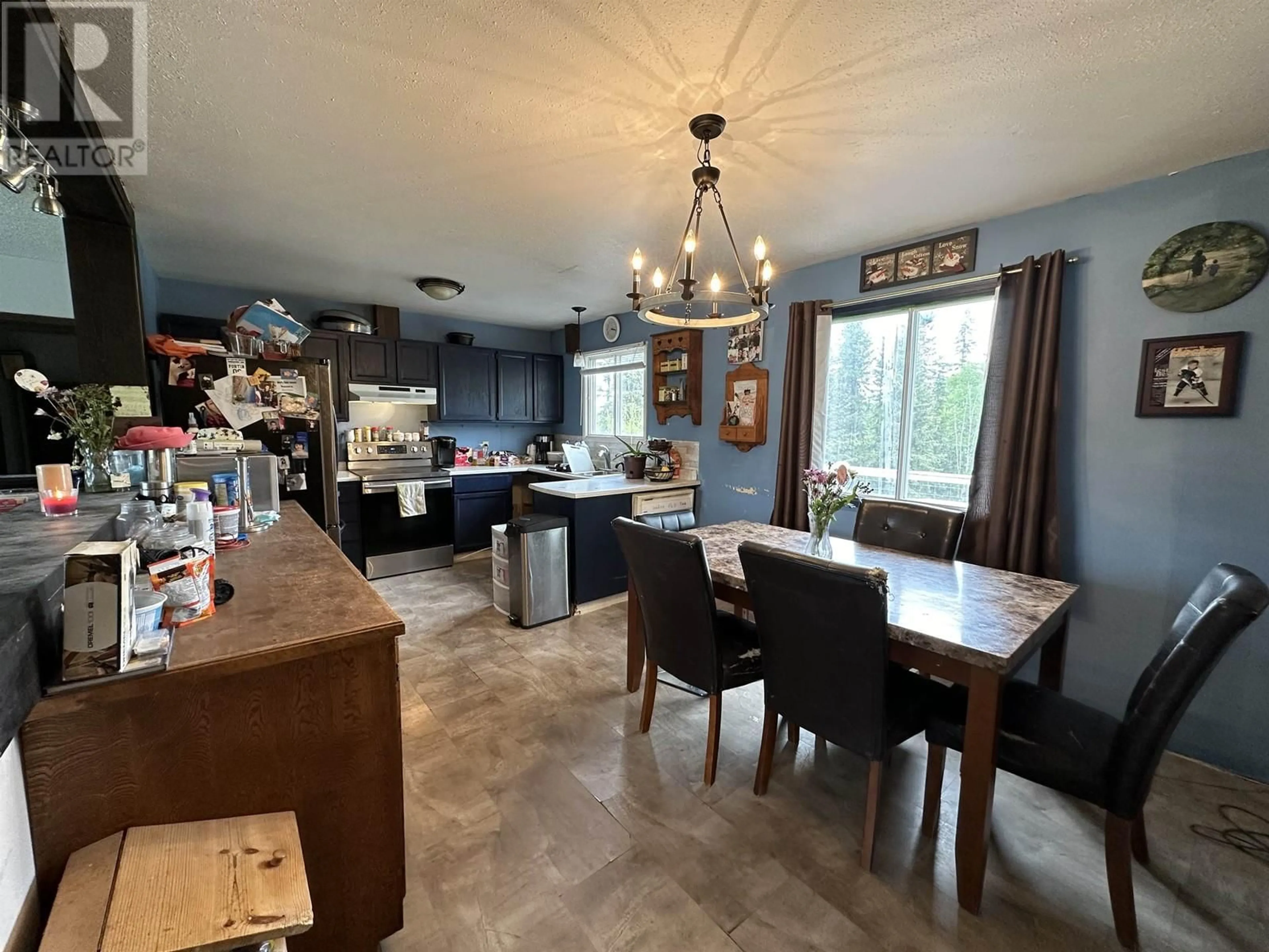 Open concept kitchen for 11515 CARTER STREET, Hudsons Hope British Columbia V0C1V0