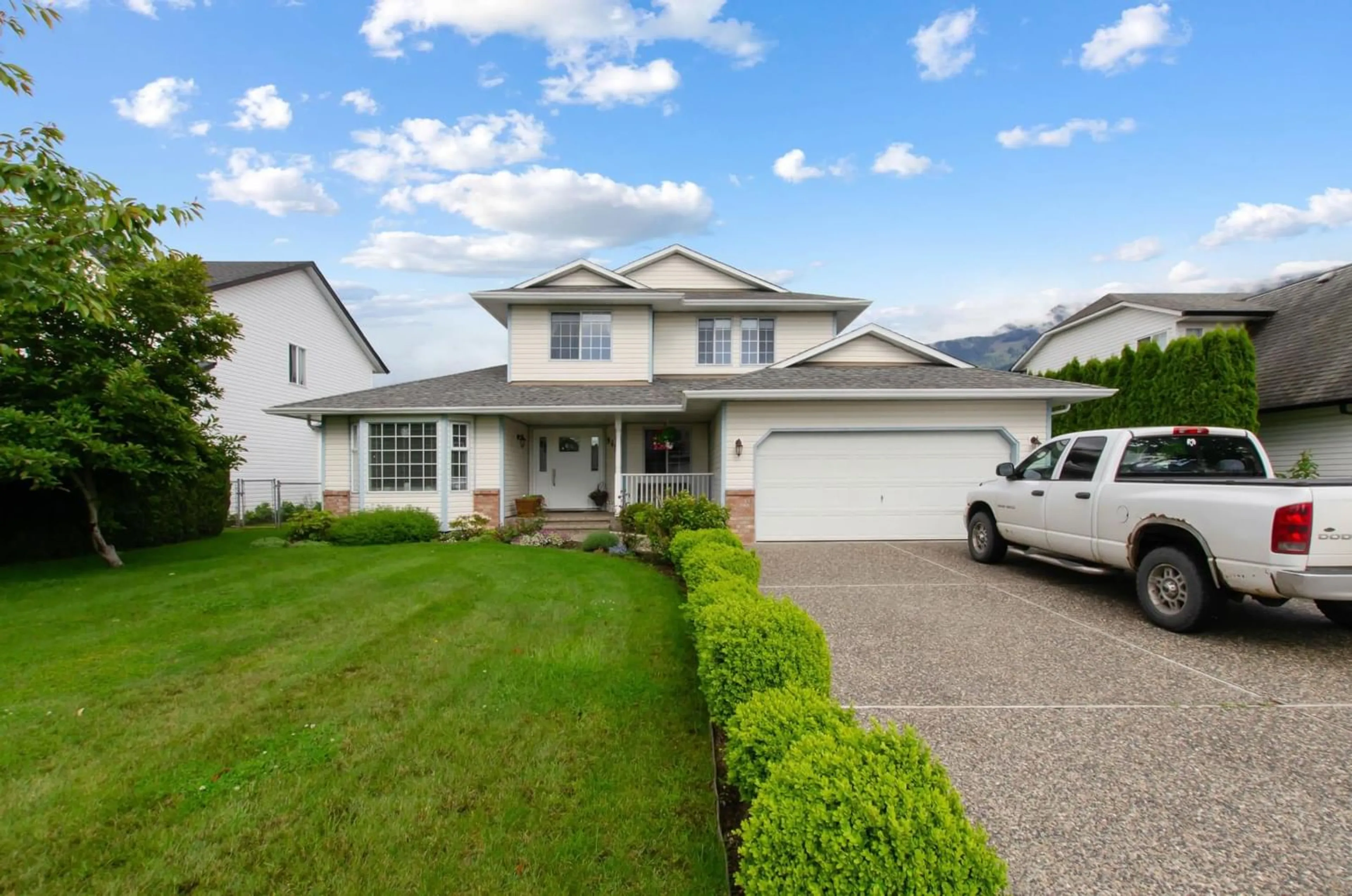 Frontside or backside of a home, the street view for 9472 ROSEPARK PLACE, Rosedale British Columbia V0X1X2