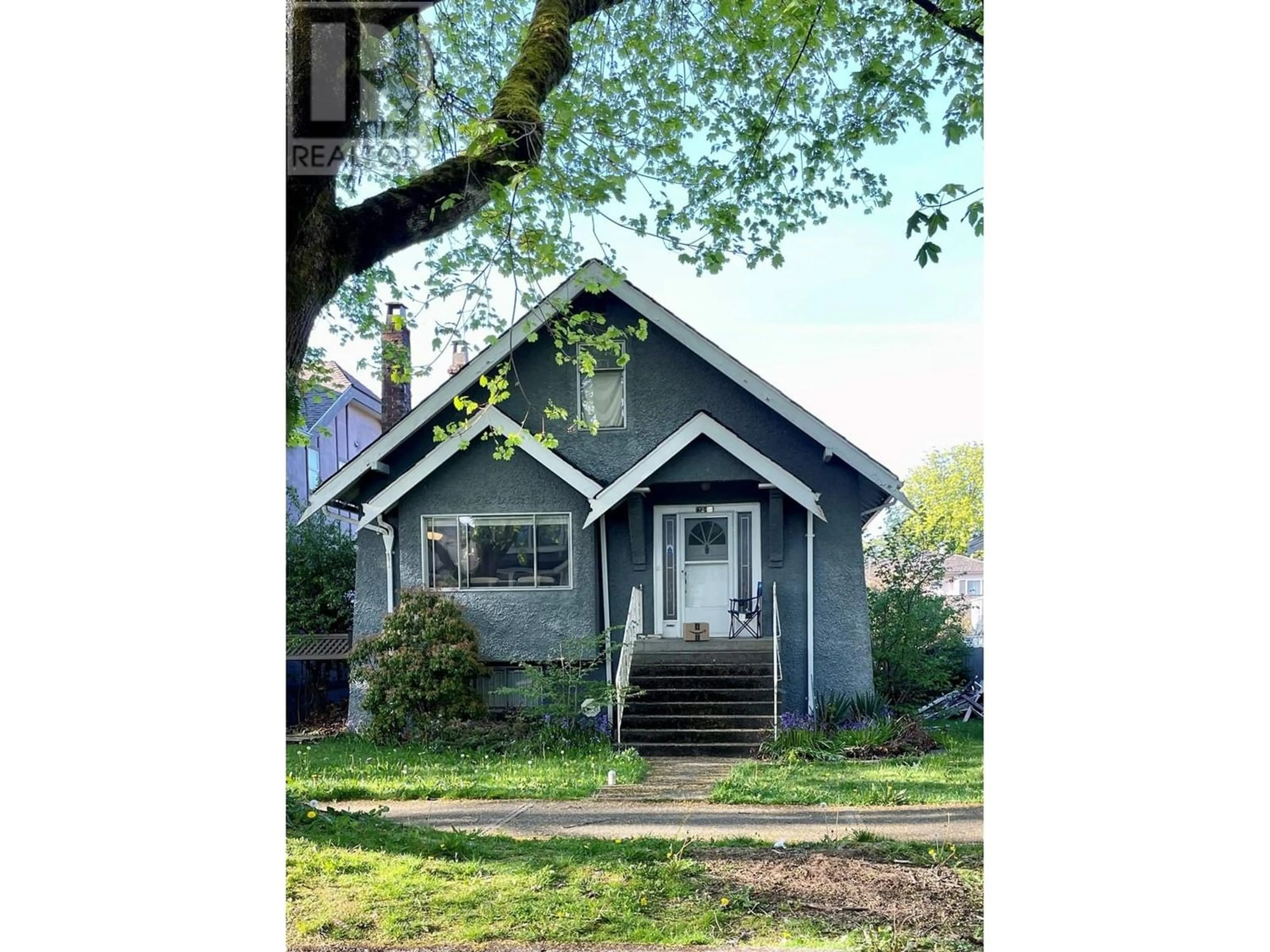 Frontside or backside of a home for 3265 W 13TH AVENUE, Vancouver British Columbia V6K2V6