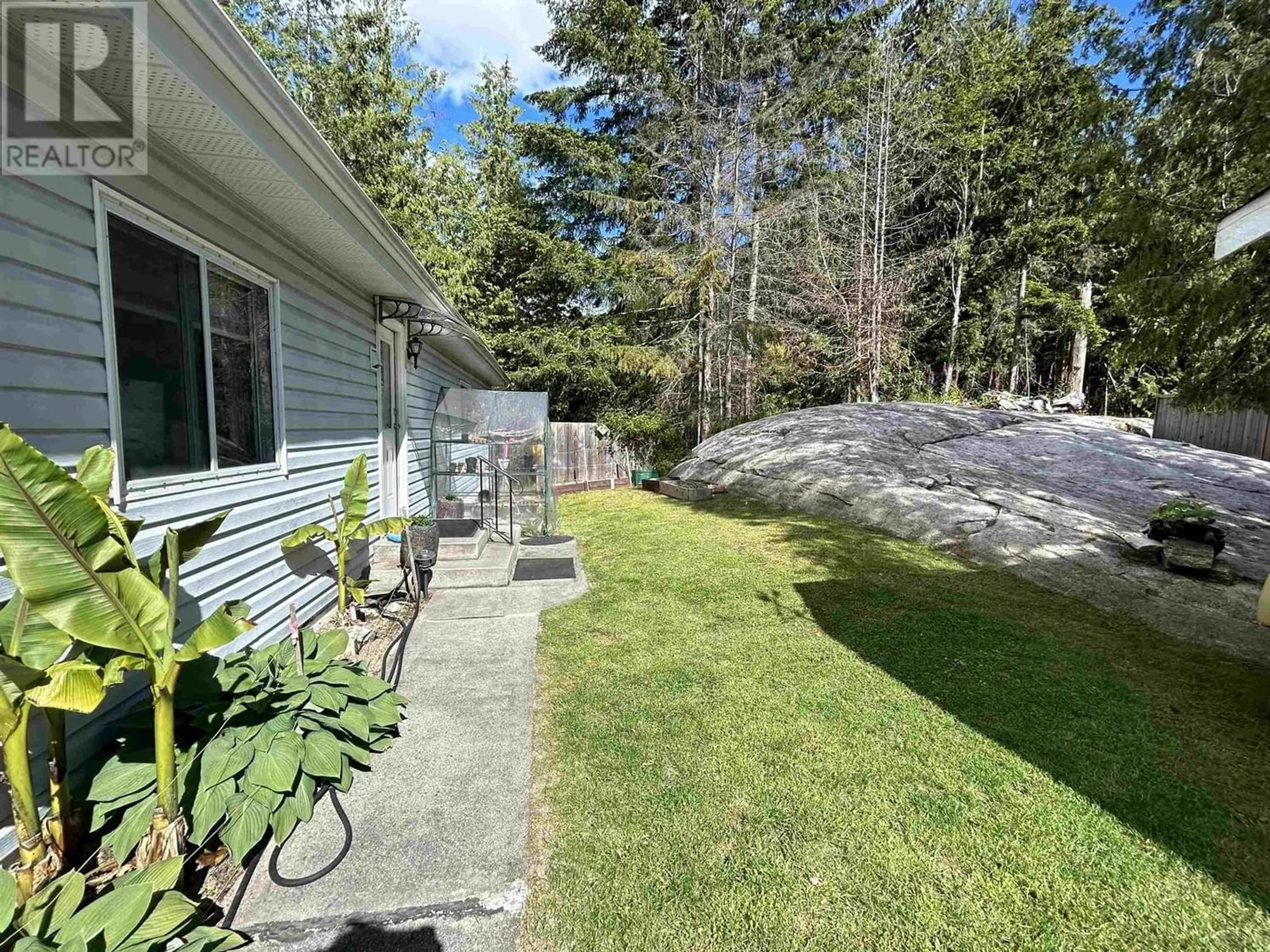 Patio for 6146 S GALE AVENUE, Sechelt British Columbia V0N3A5