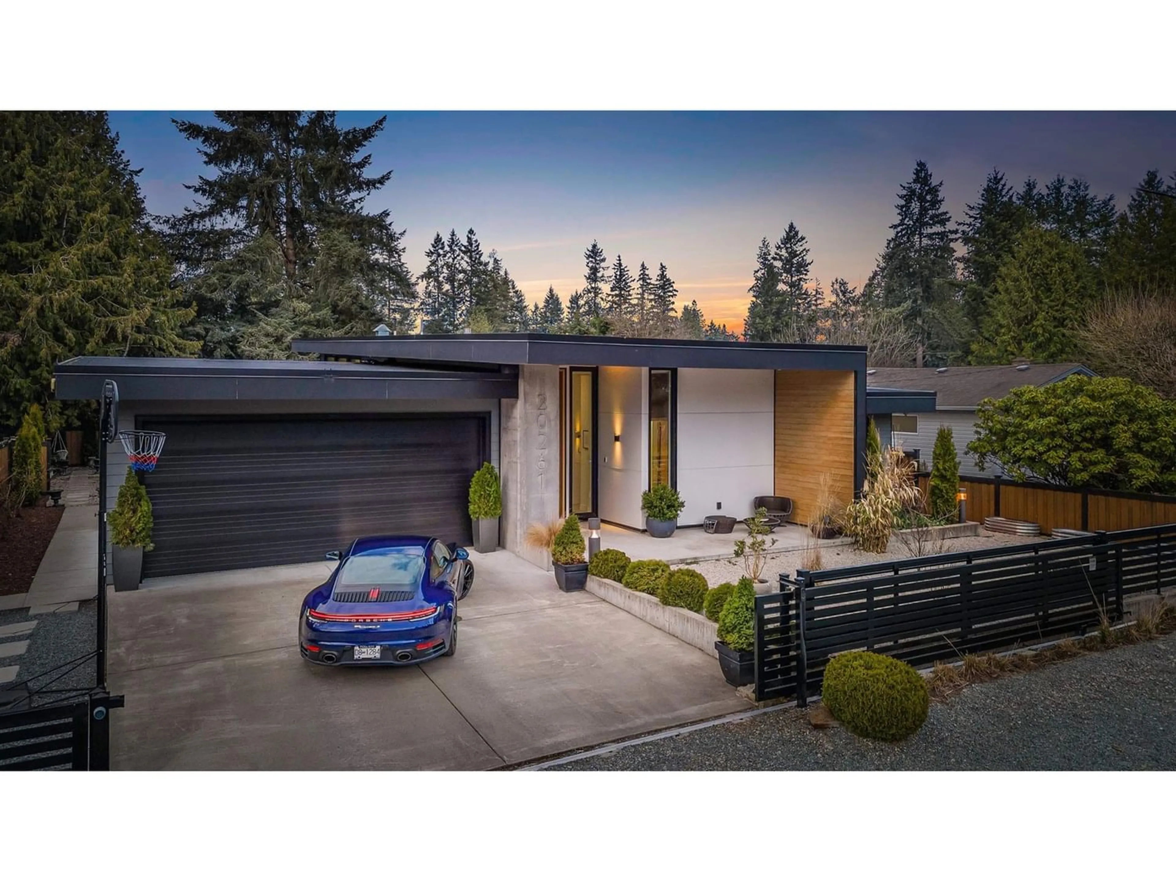 Indoor garage for 20261 41 AVENUE, Langley British Columbia V3A2Z3